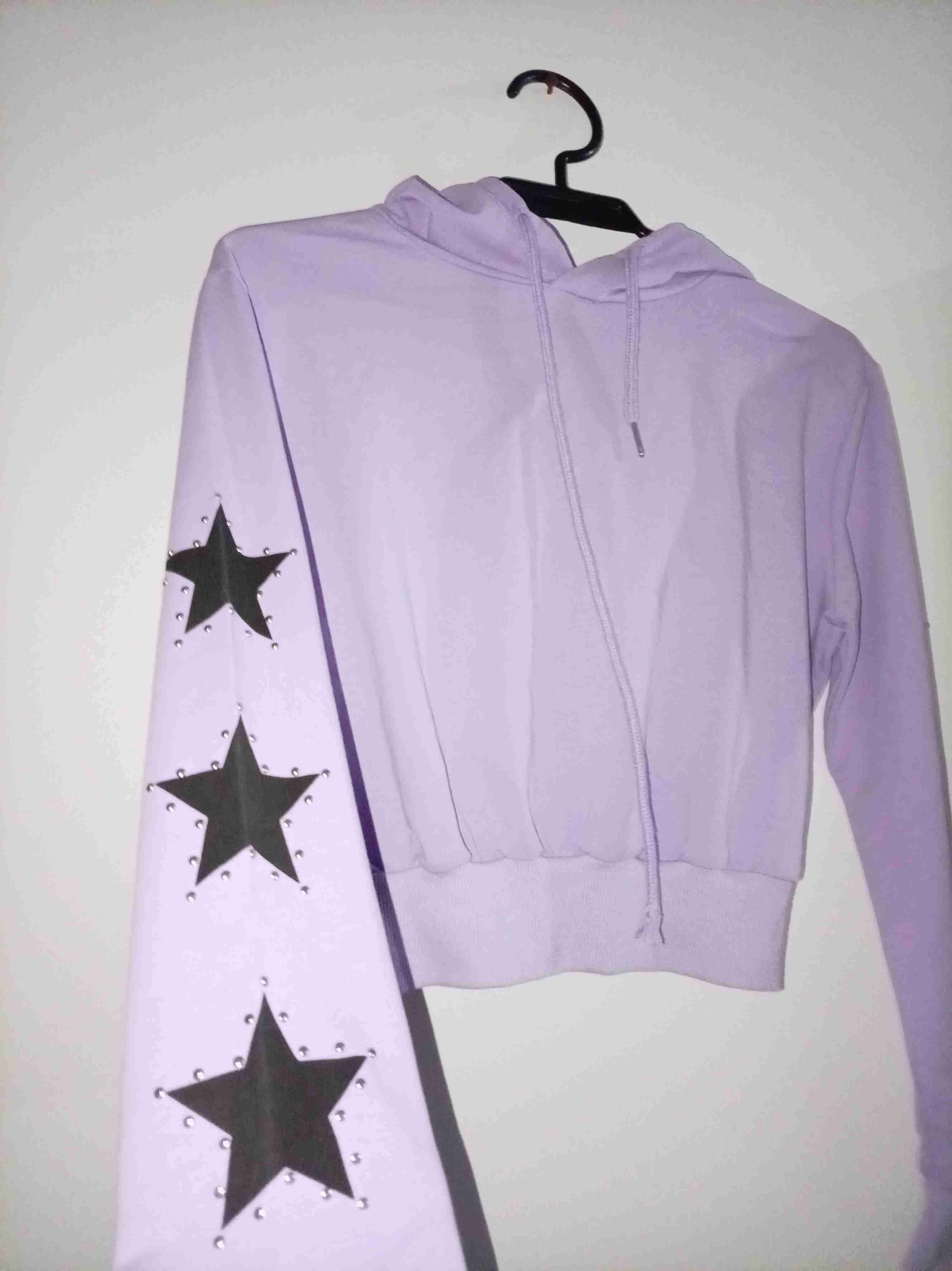 Polerón lila con estrellas negras - miniatura 2