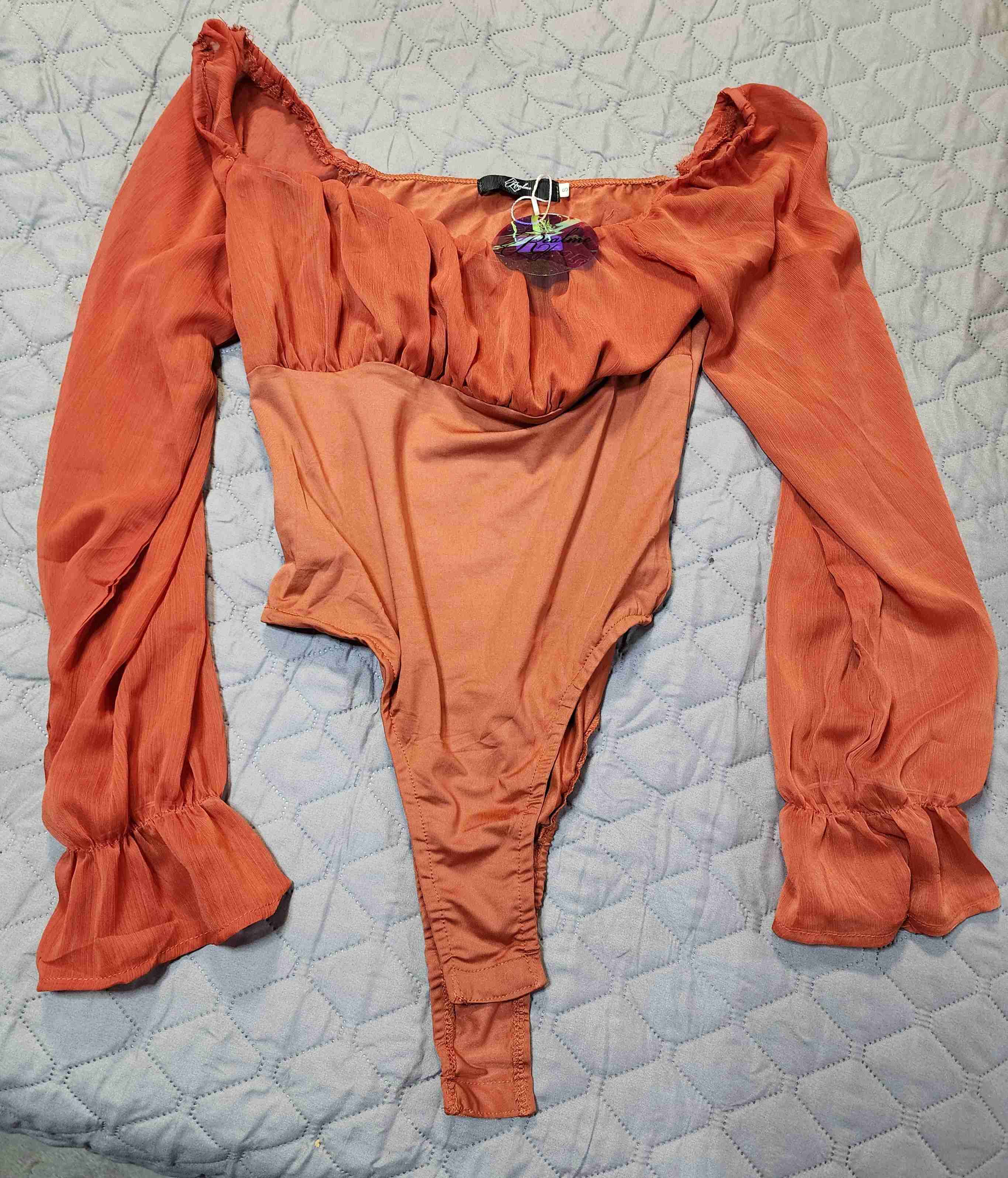 Body off shoulder naranja