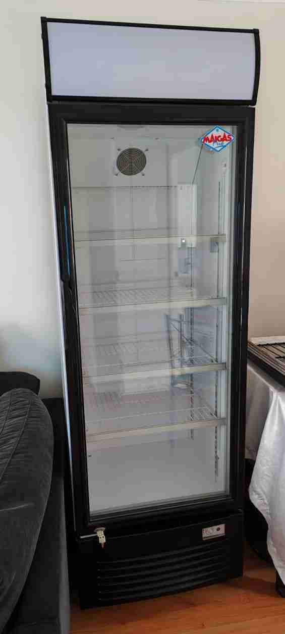 Refrigerador vitrina Maigas