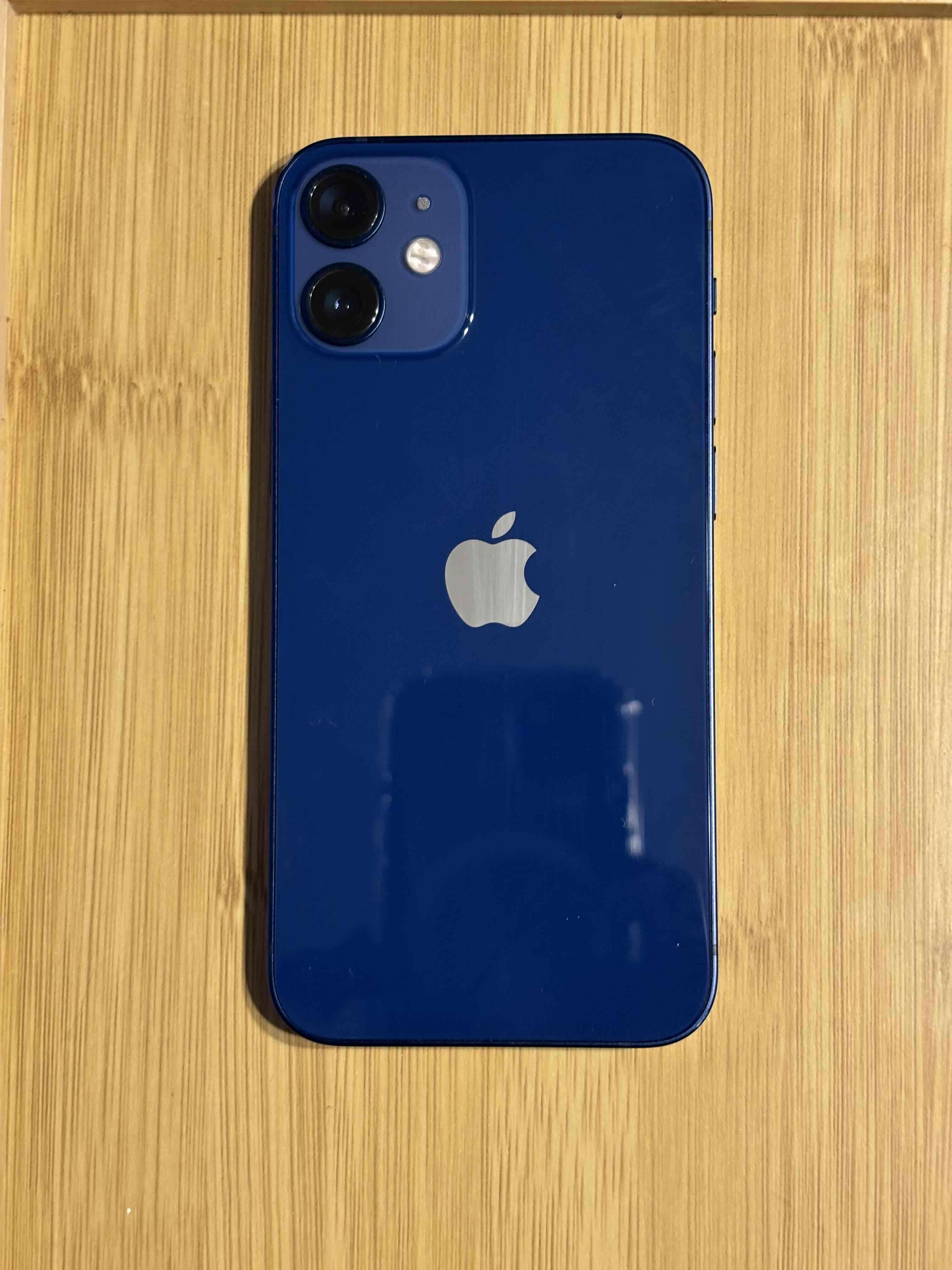 iPhone 12 mini azul en buen estado - miniatura 1