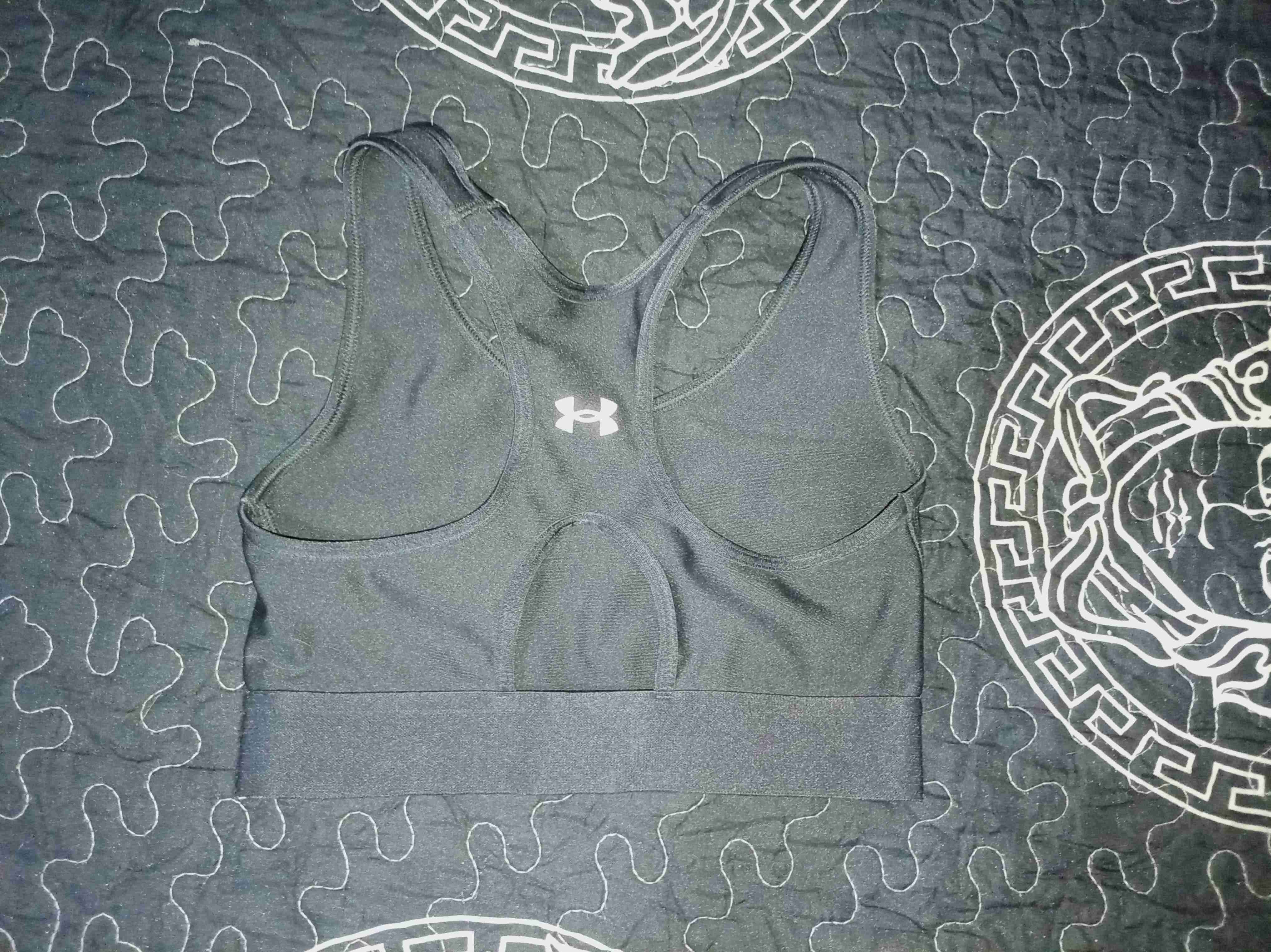 Top deportivo negro Under Armour - miniatura 2