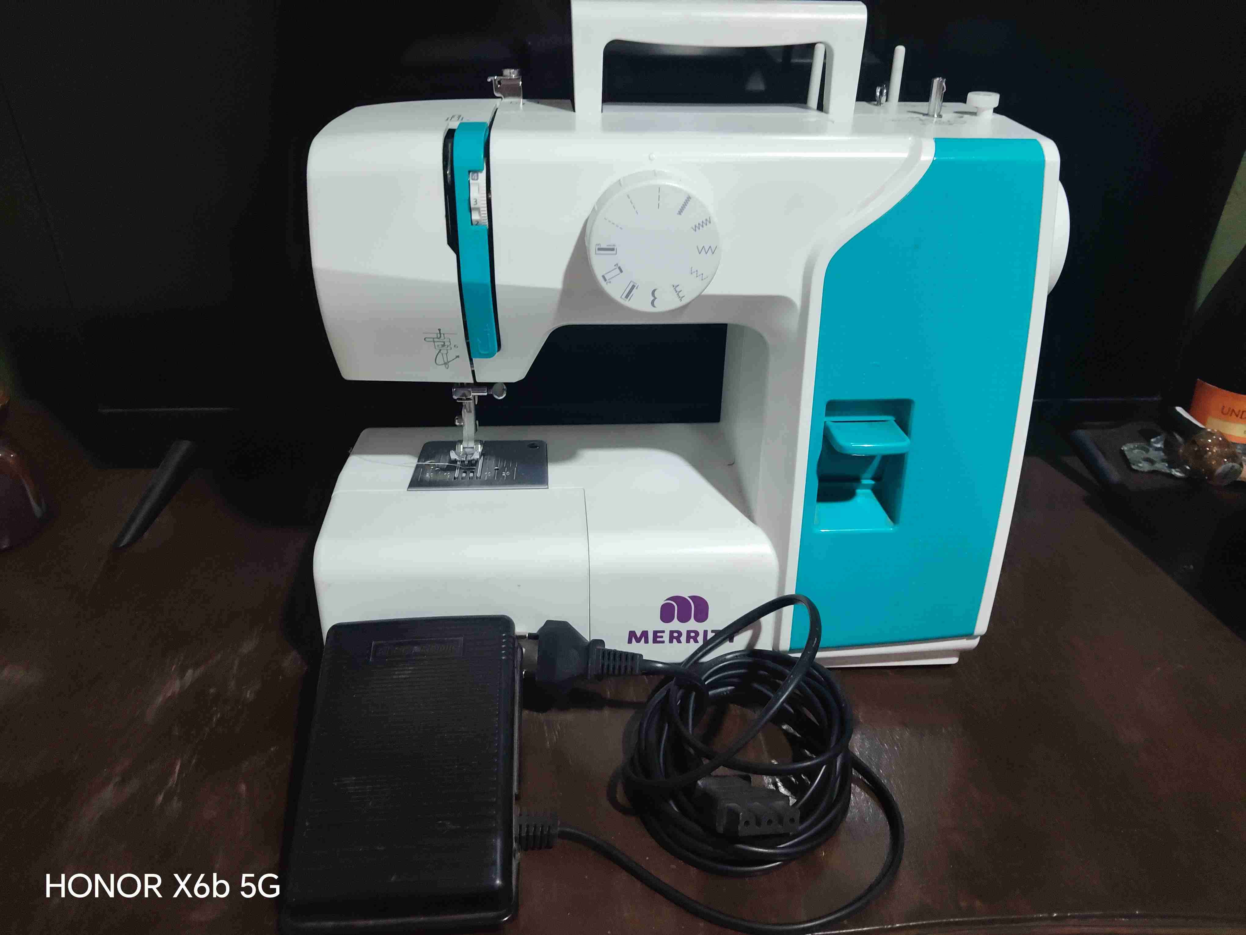 Máquina de coser Merritt - miniatura 2