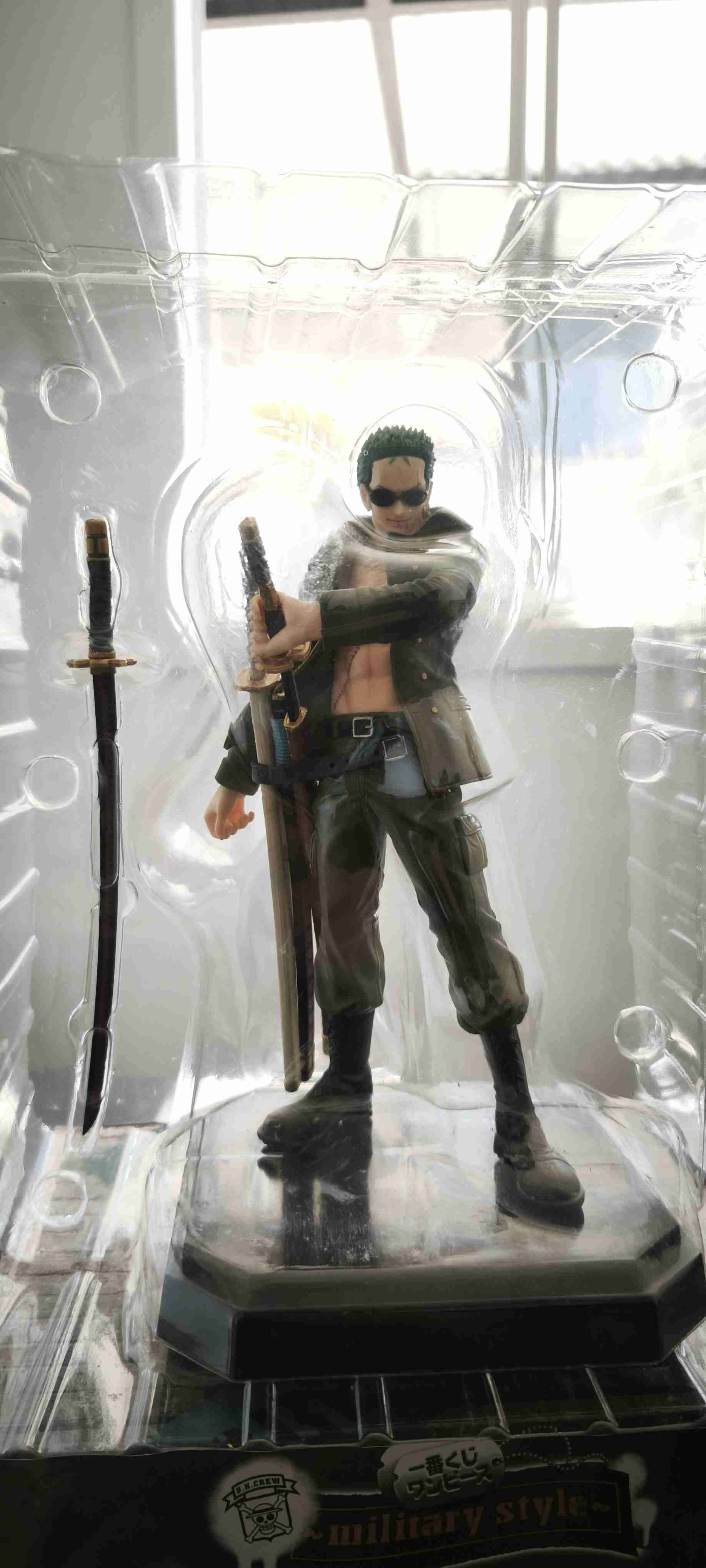 Figuras de Luffy y Zoro - miniatura 2