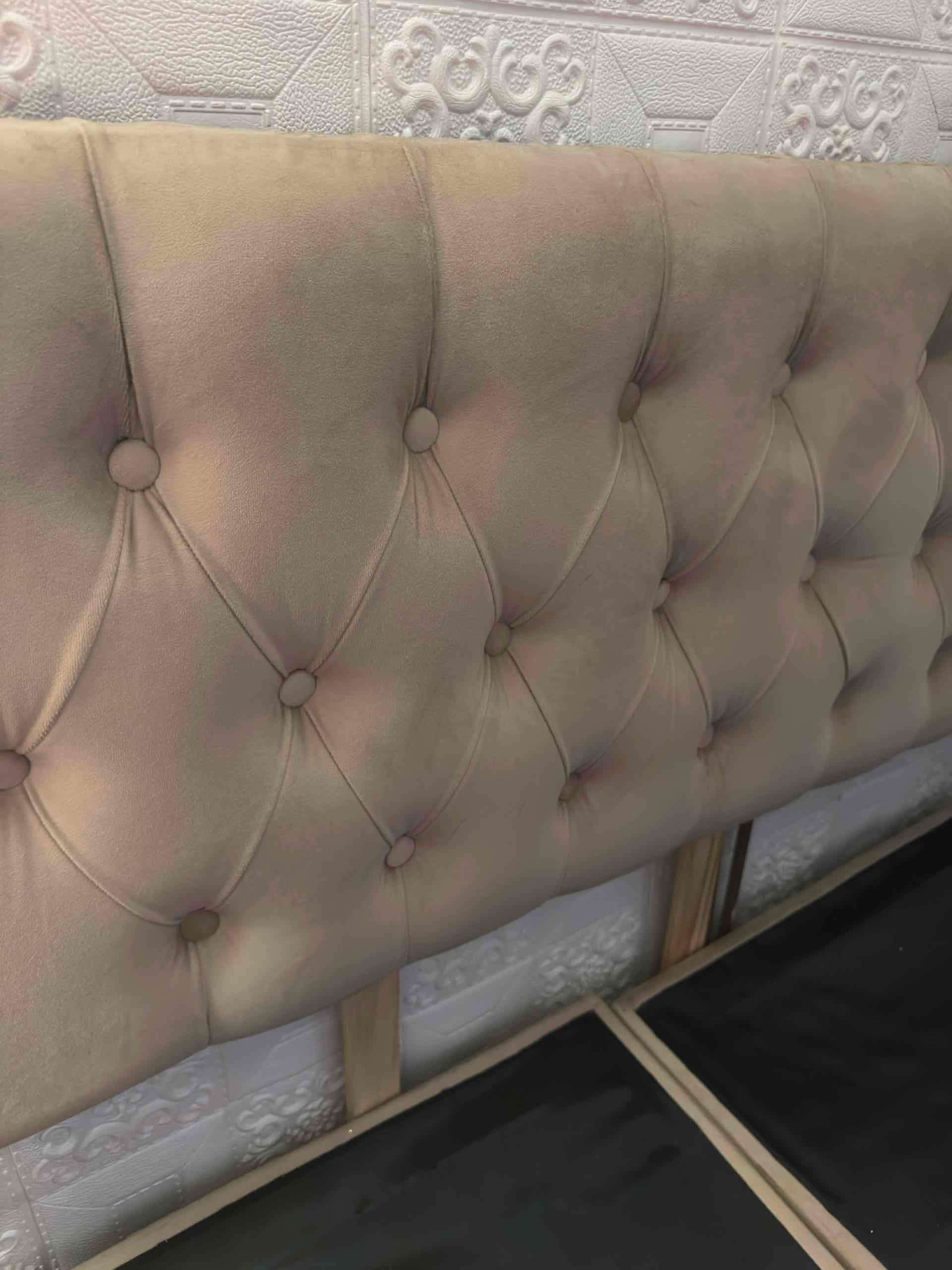 Cama matrimonial con cabecera acolchada - miniatura 2