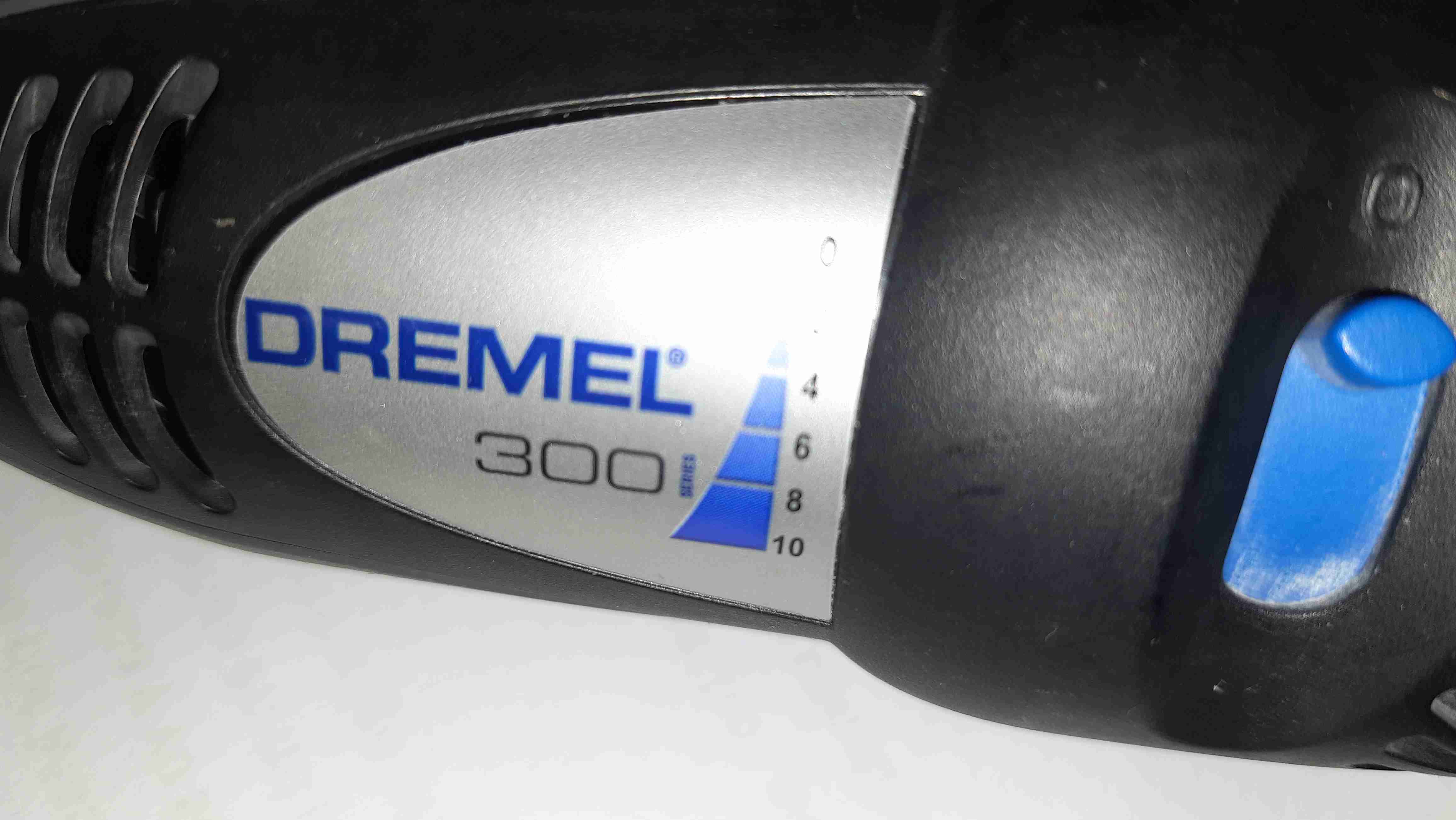 Herramienta rotativa Dremel 300 - miniatura 2