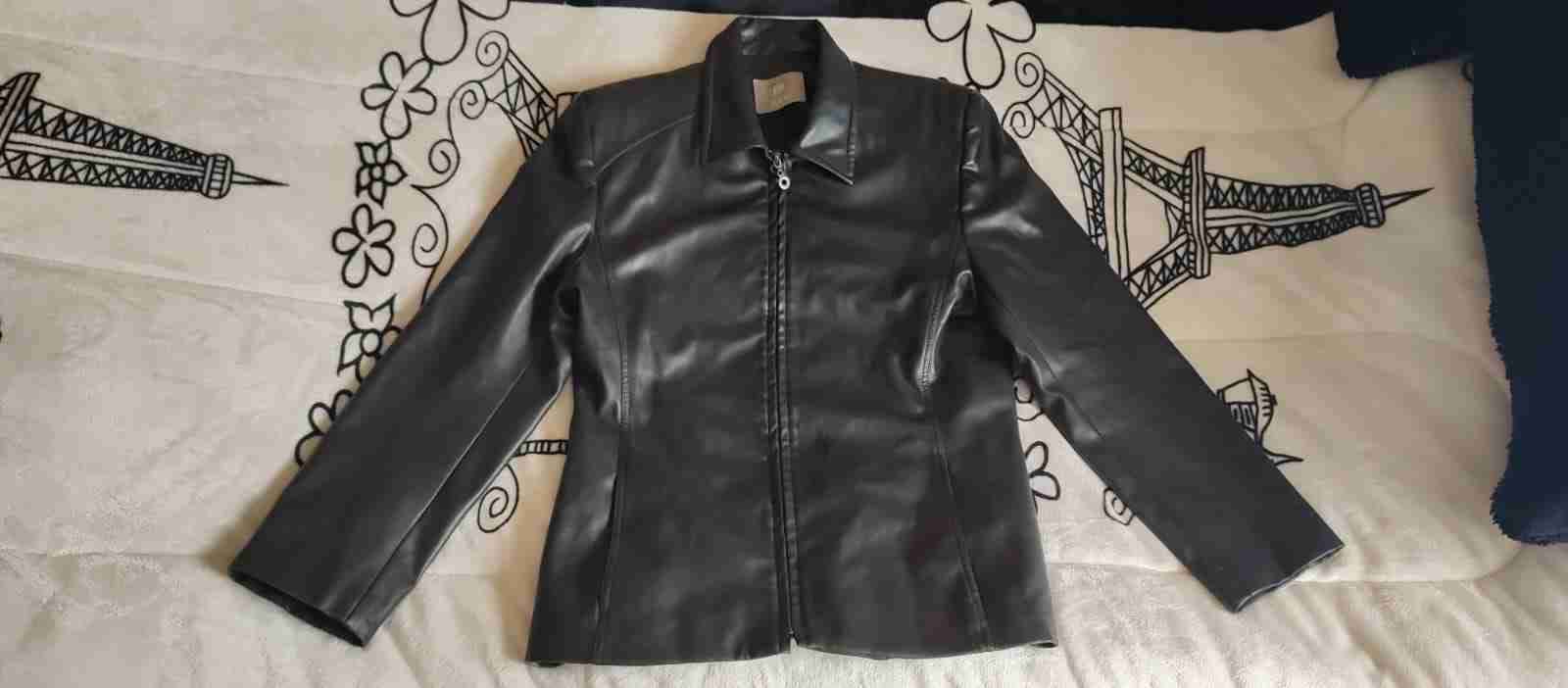 Chaqueta negra - miniatura 1