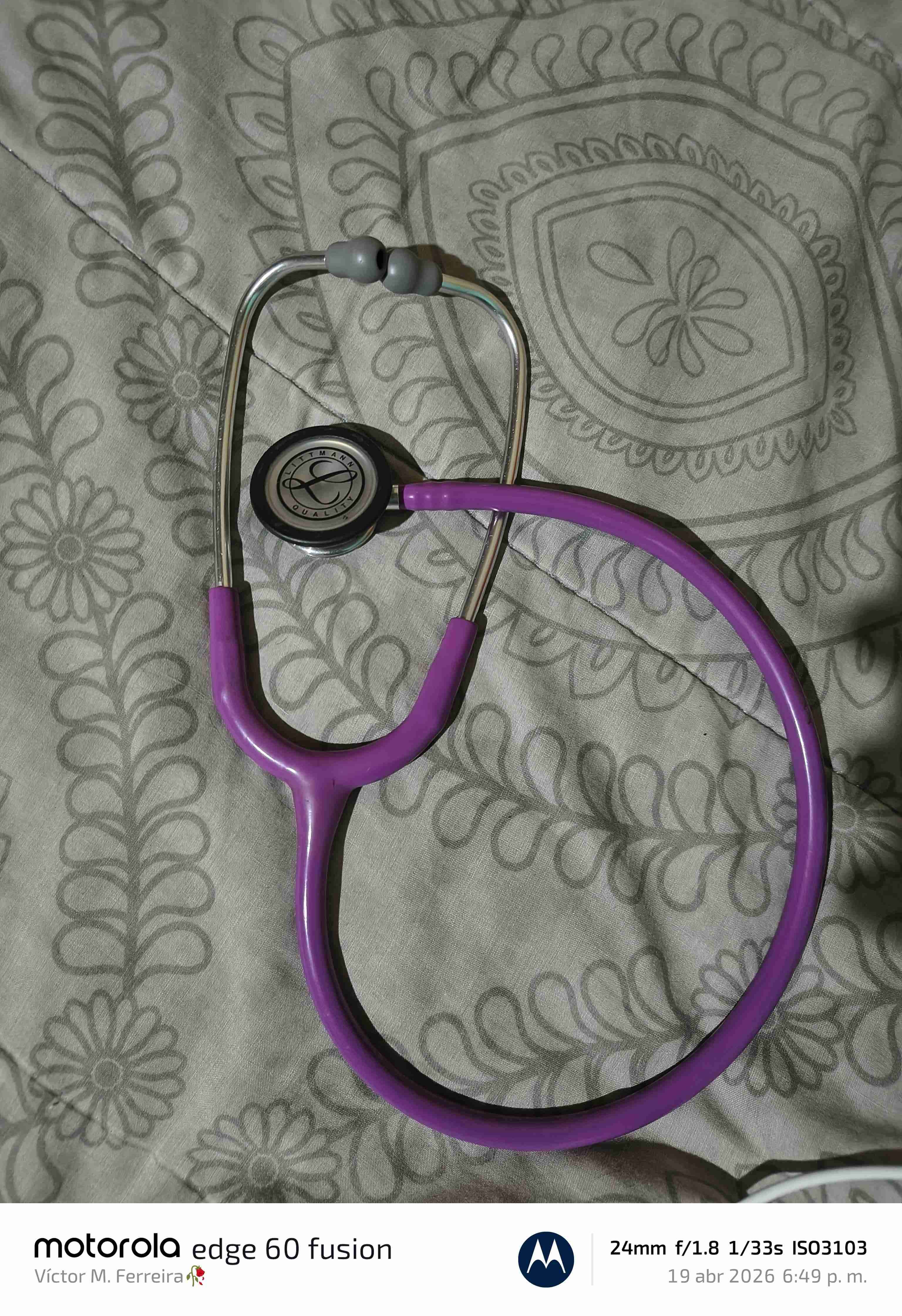 Fonendoscopio morado de uso médico - miniatura 3