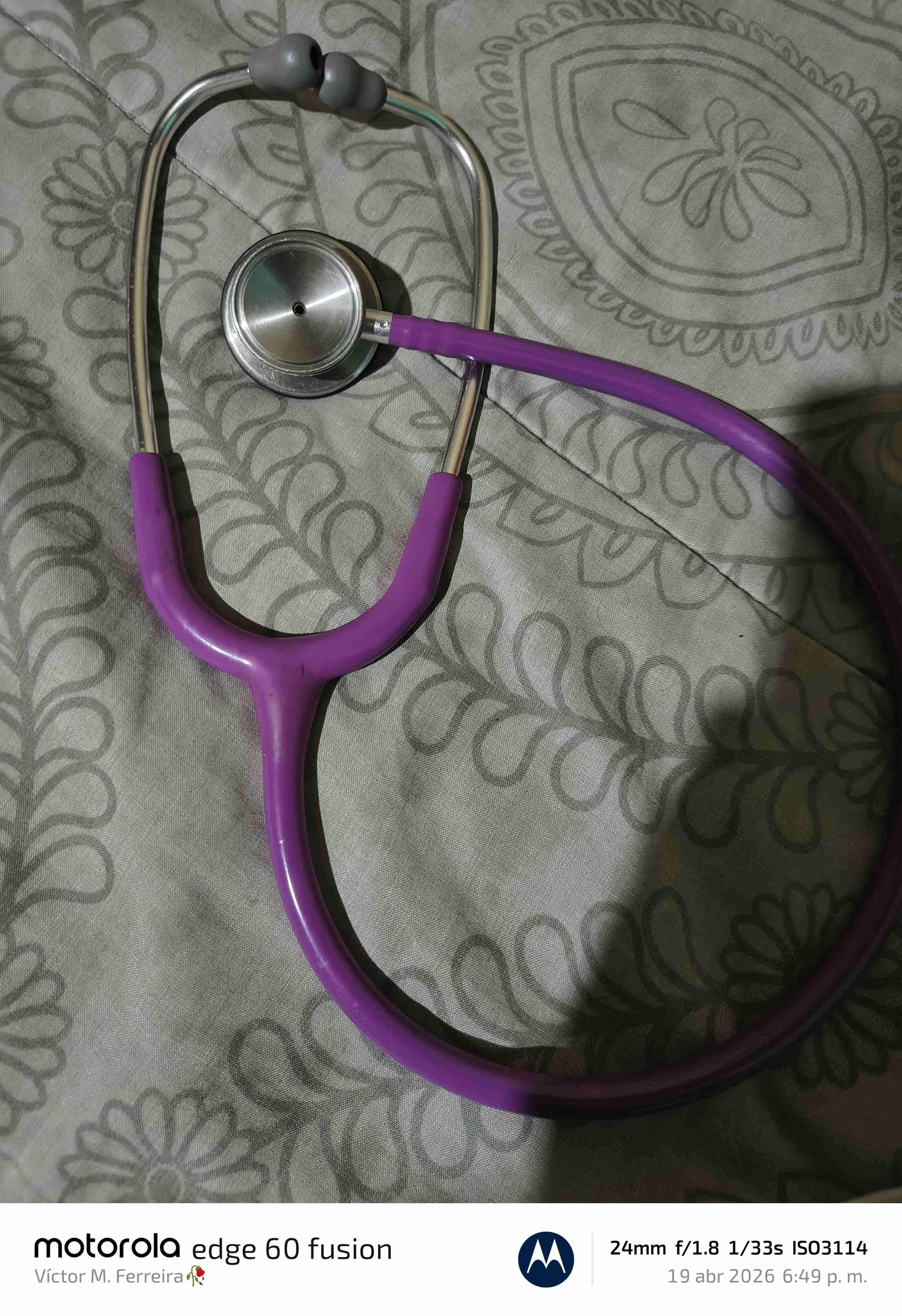 Fonendoscopio morado de uso médico - miniatura 4