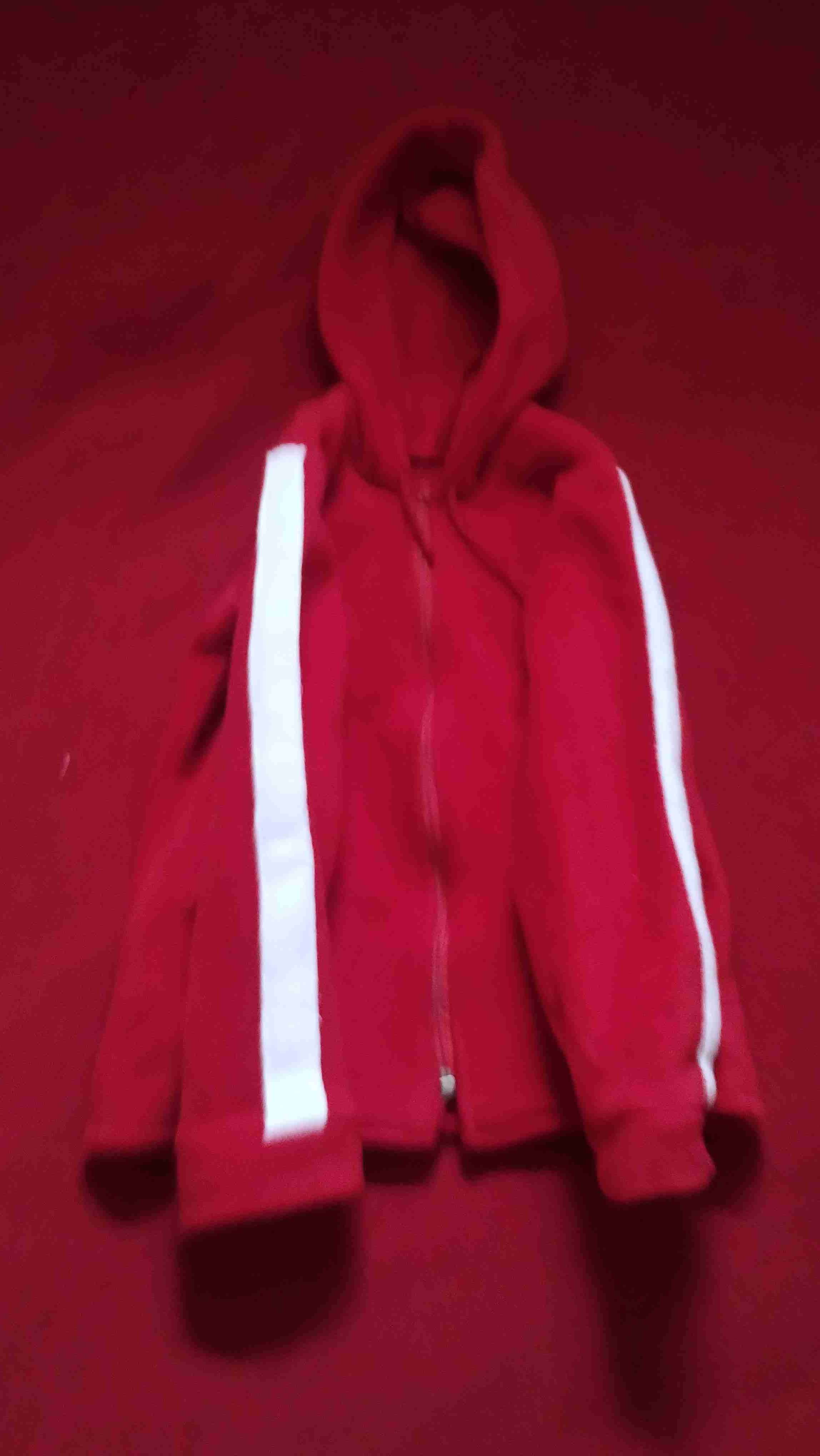 Polerón rojo con capucha talla 3-4