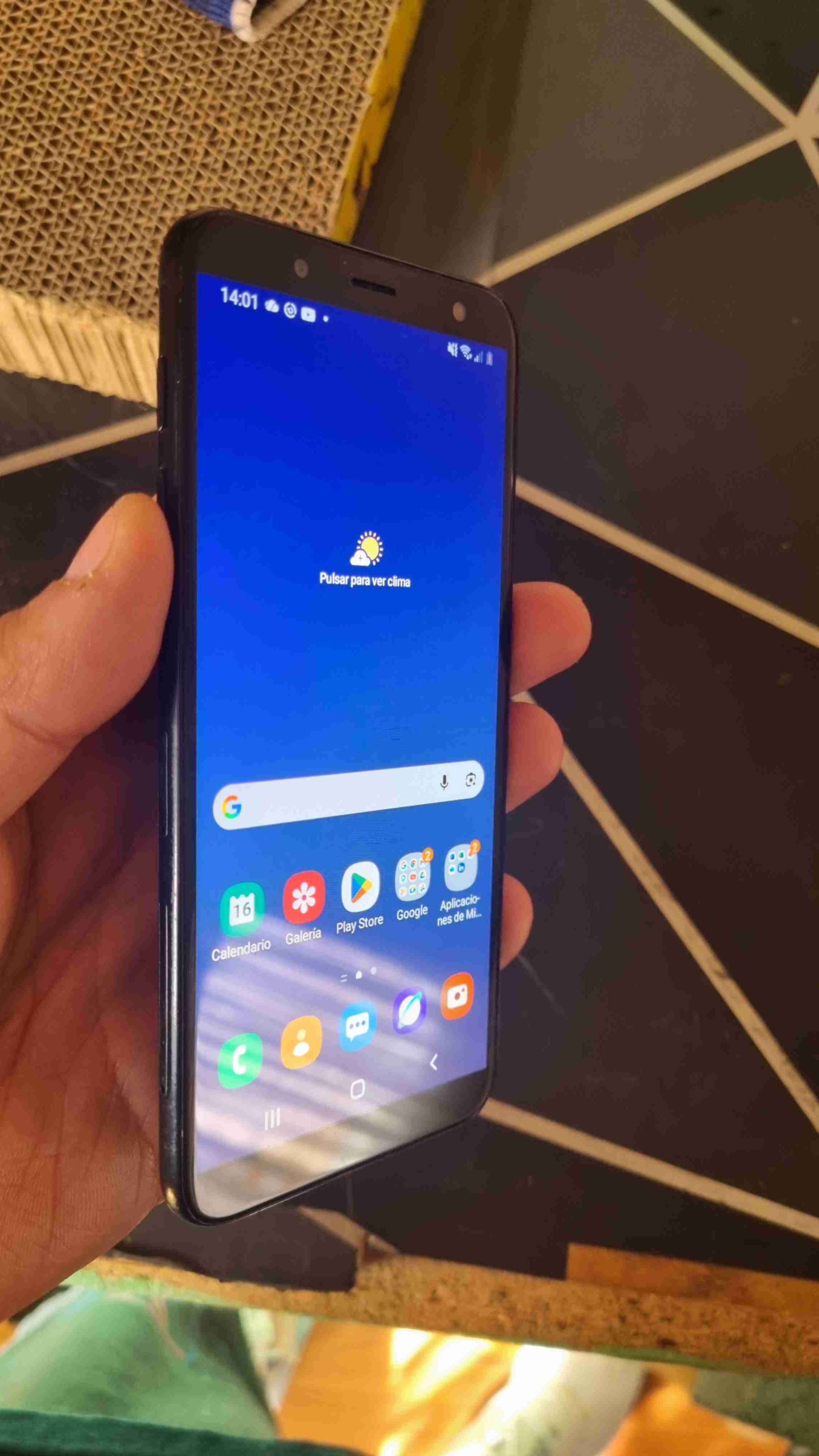 Samsung J6 - miniatura 1