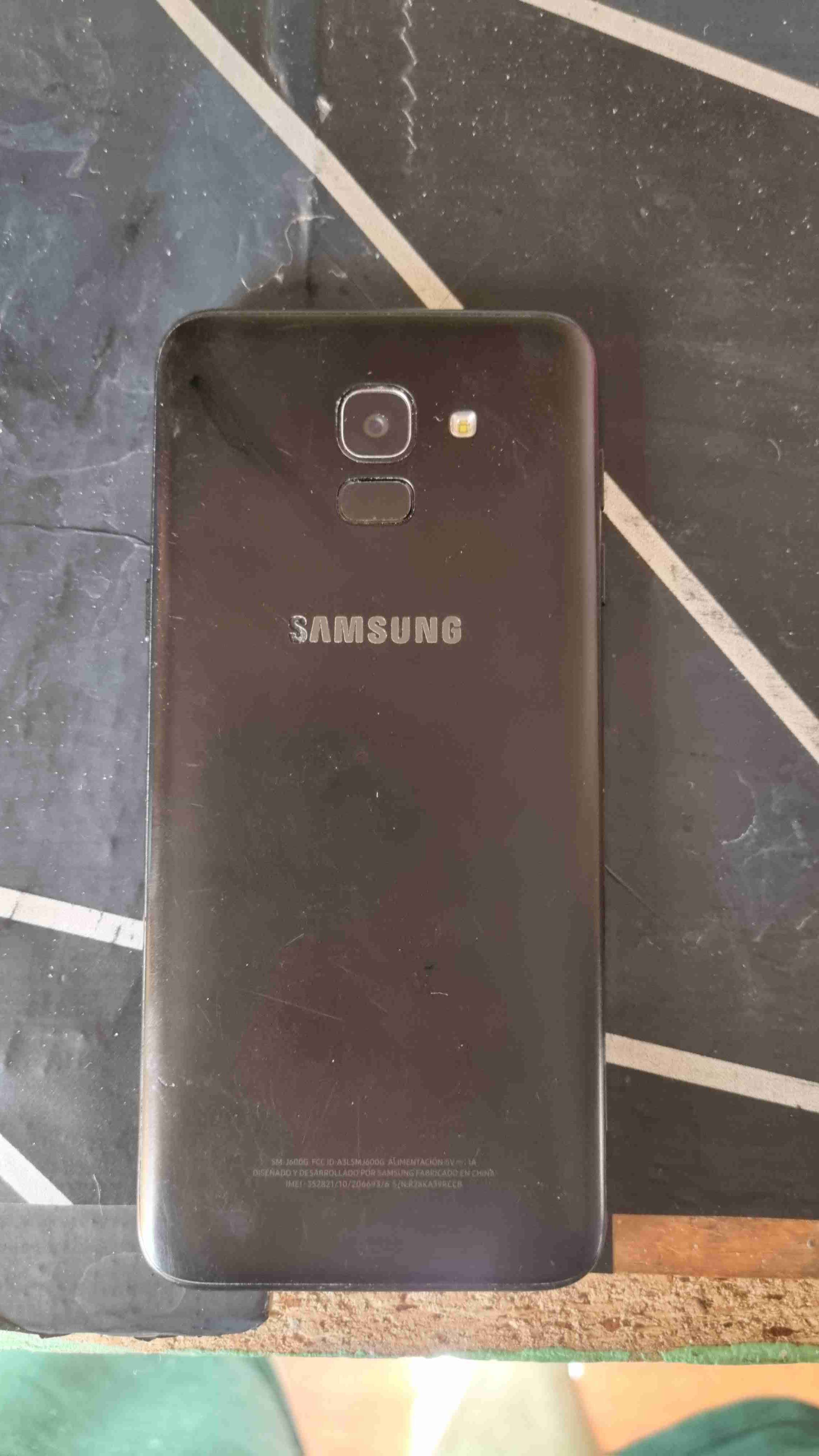 Samsung J6 - miniatura 2