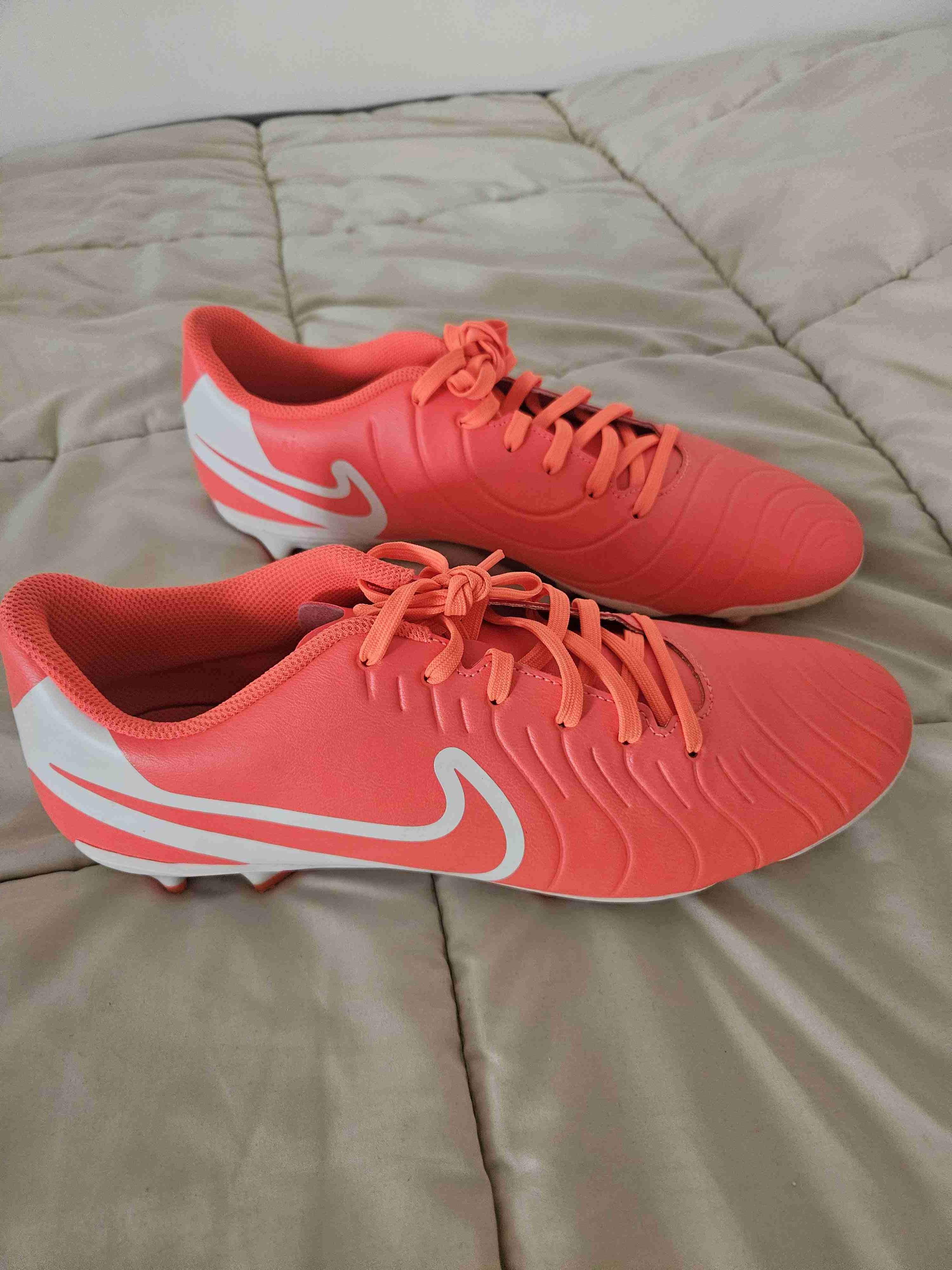 Zapatos de fútbol naranjas - miniatura 1