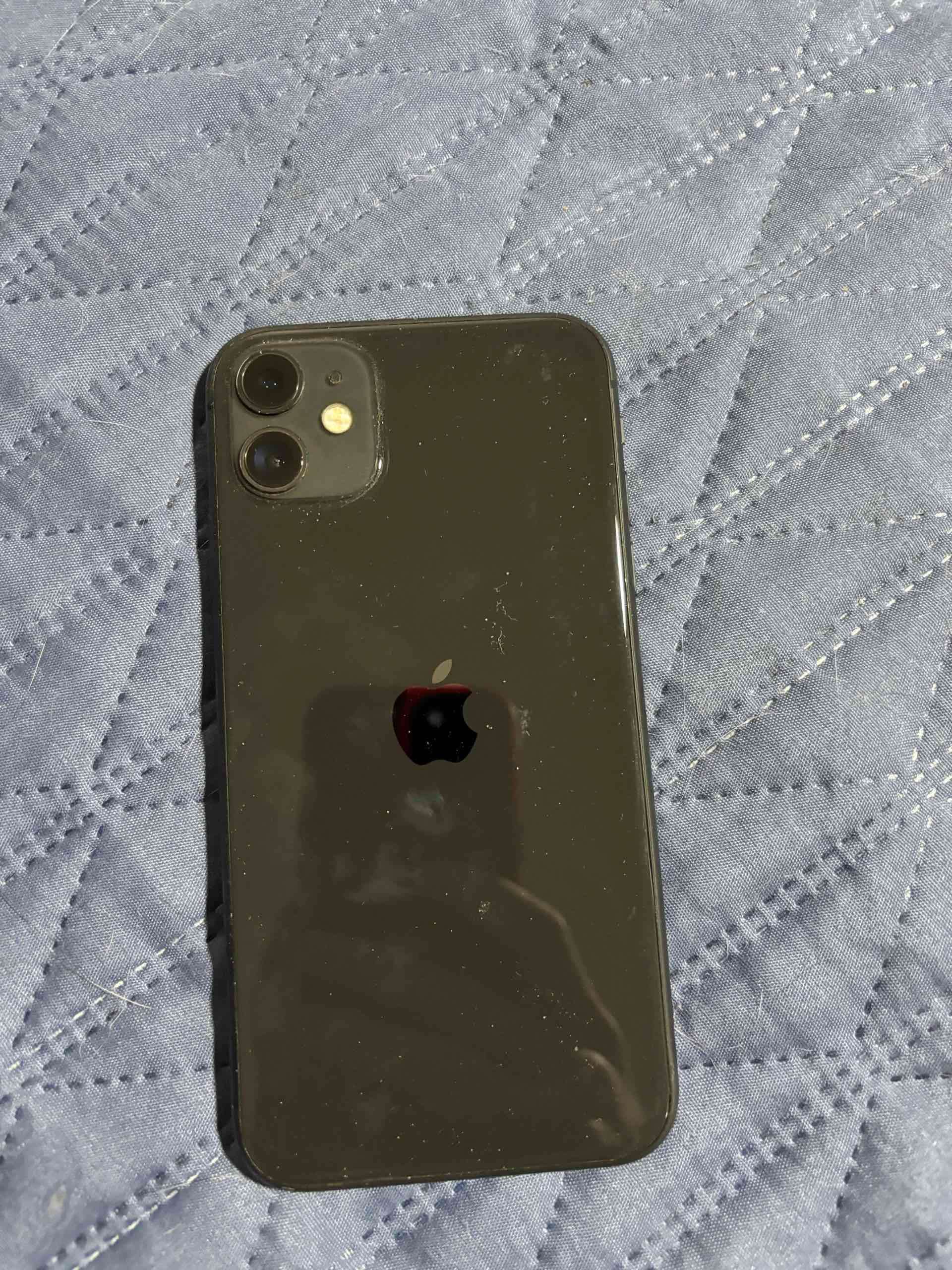 iPhone 11, 68 GB  en buen estado - miniatura 1