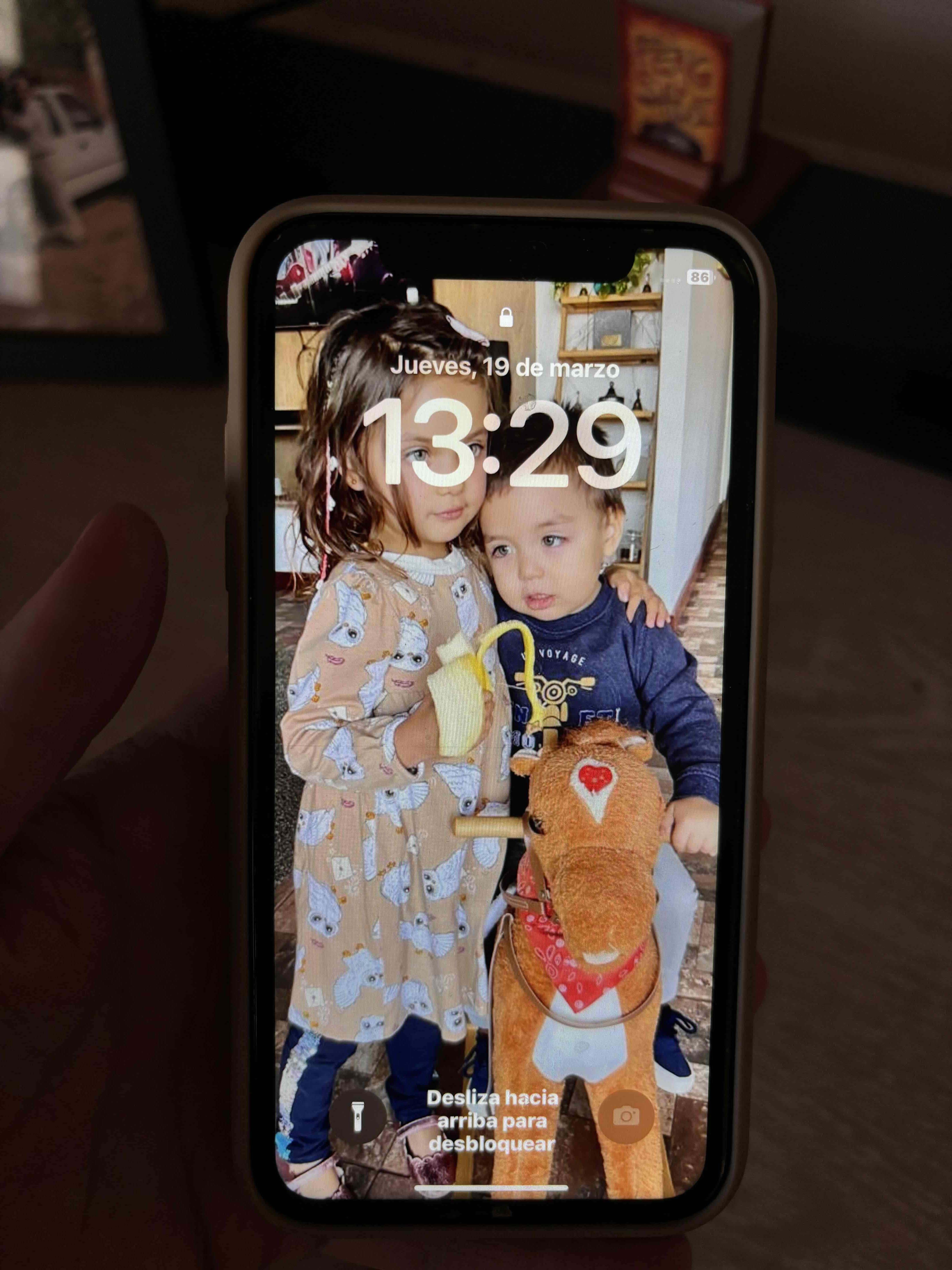 iPhone 11, 68 GB  en buen estado - miniatura 4