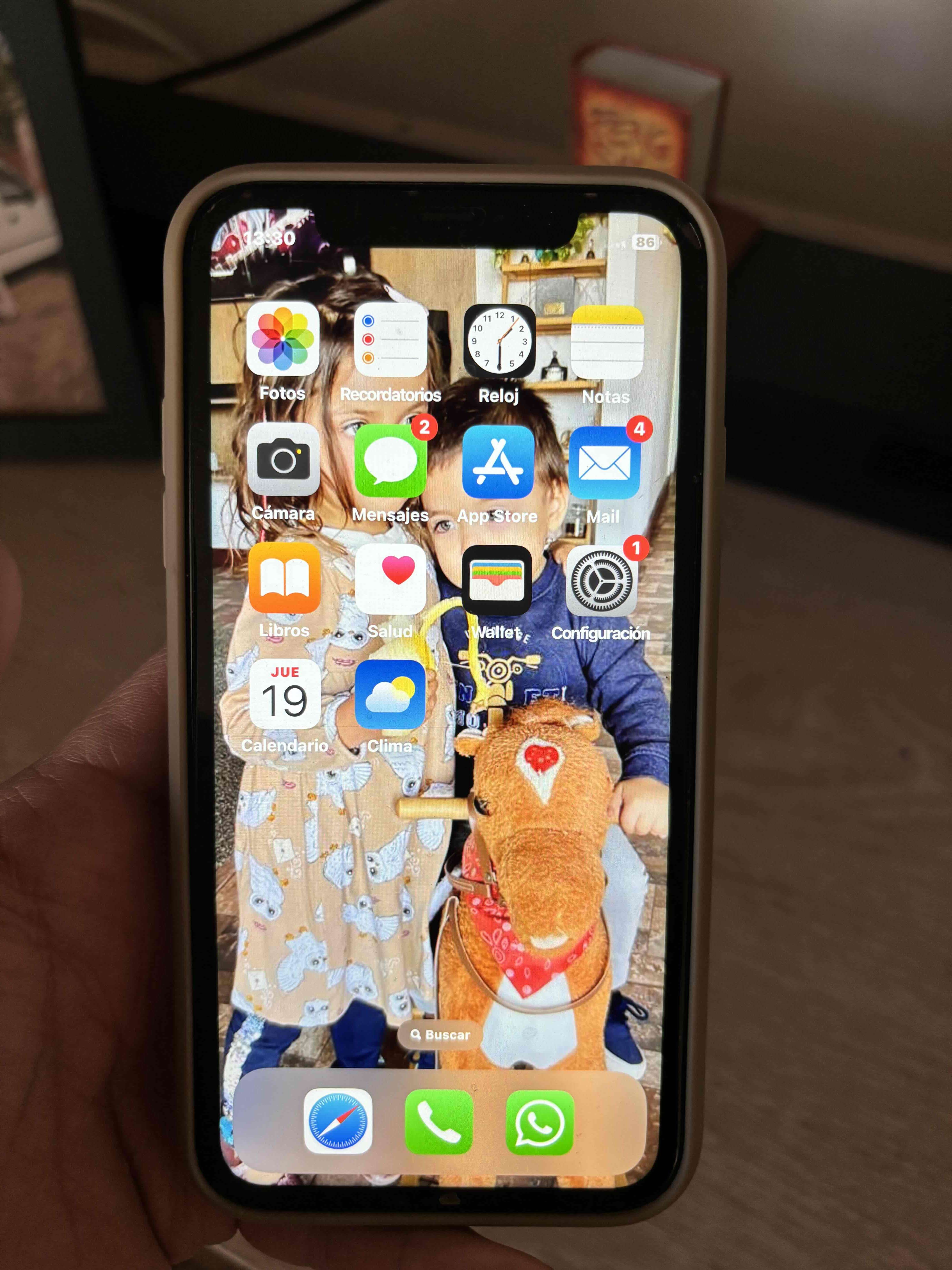 iPhone 11, 68 GB  en buen estado - miniatura 5