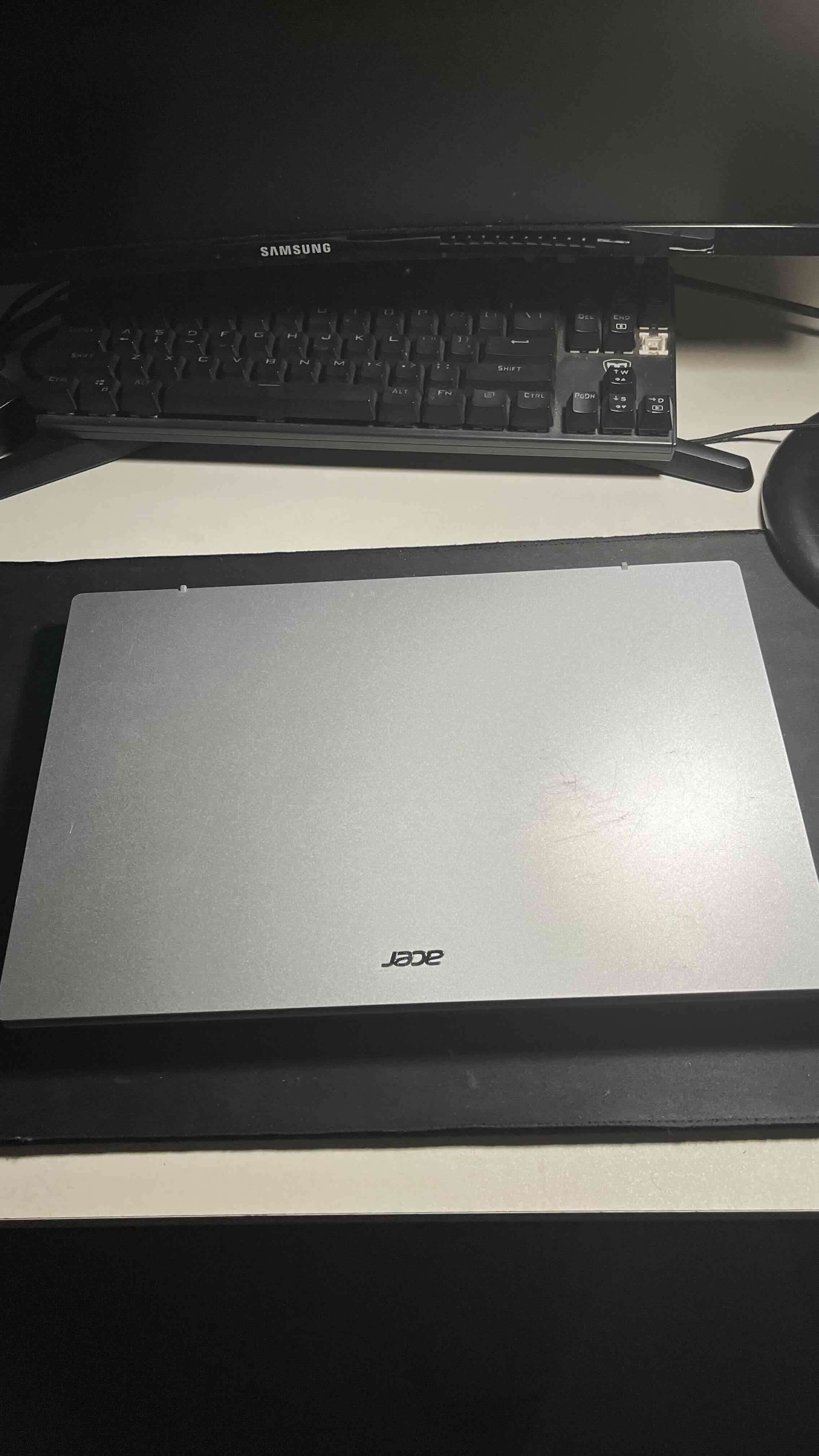 Laptop Acer plateado - miniatura 1