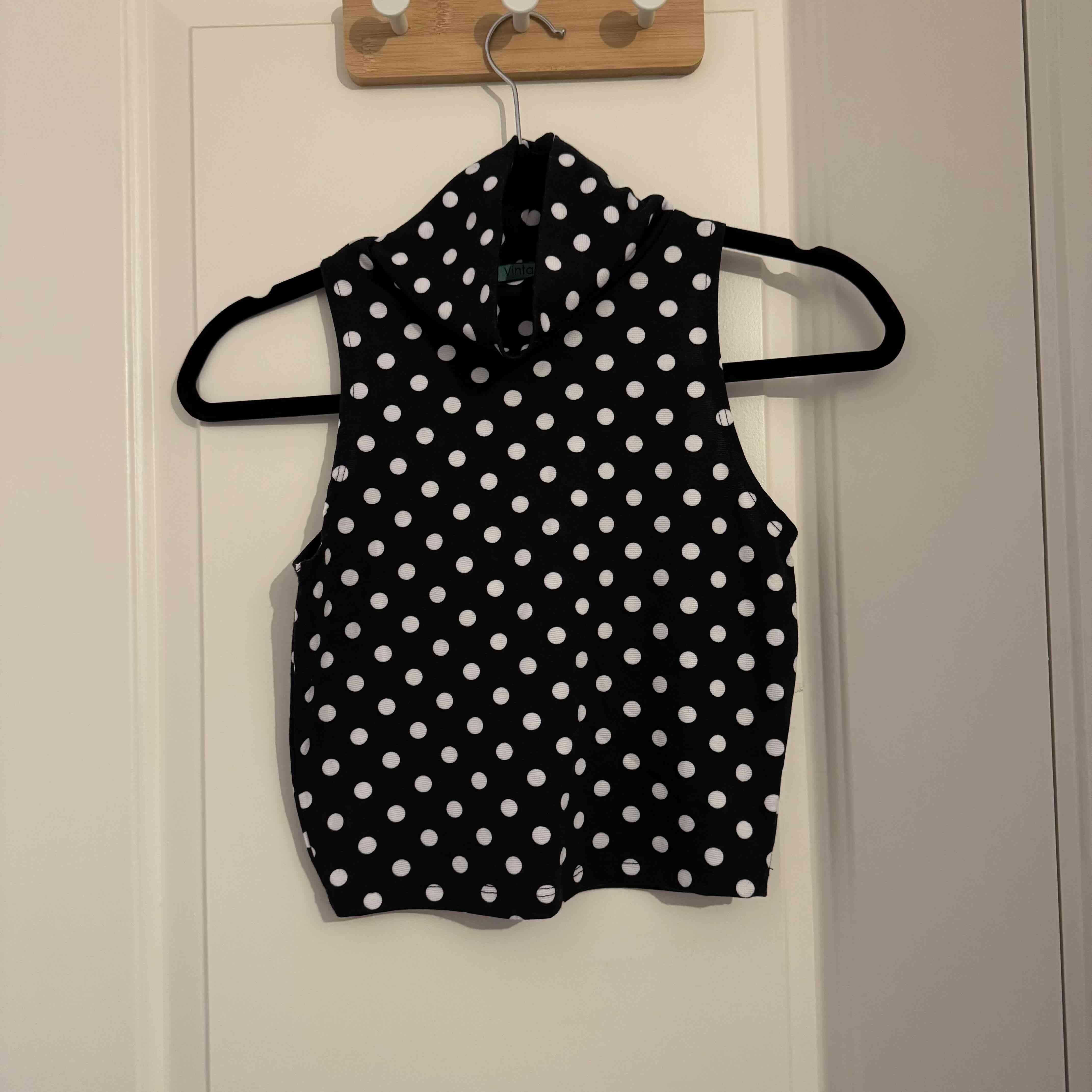 Polera sin mangas de lunares - miniatura 1