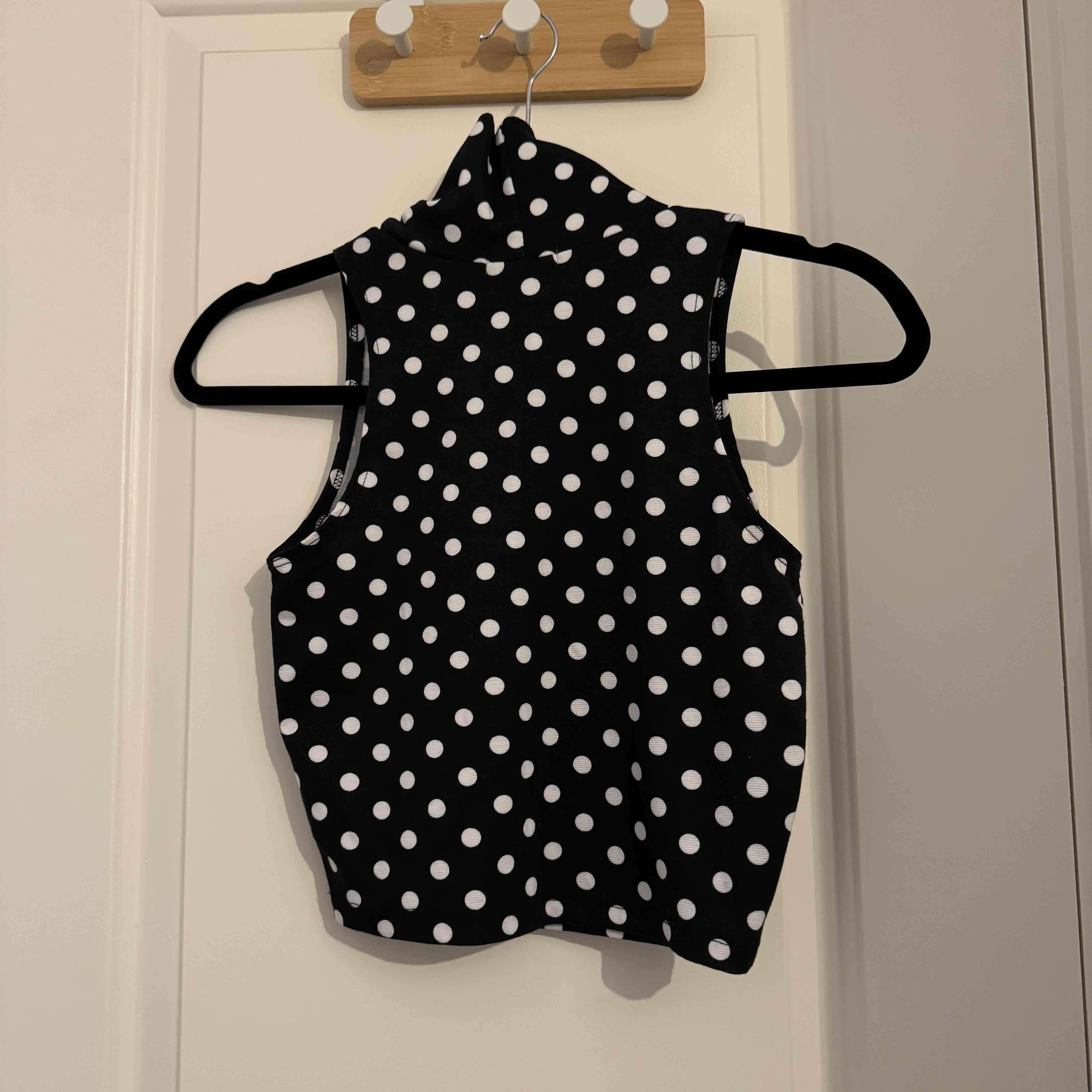 Polera sin mangas de lunares - miniatura 2