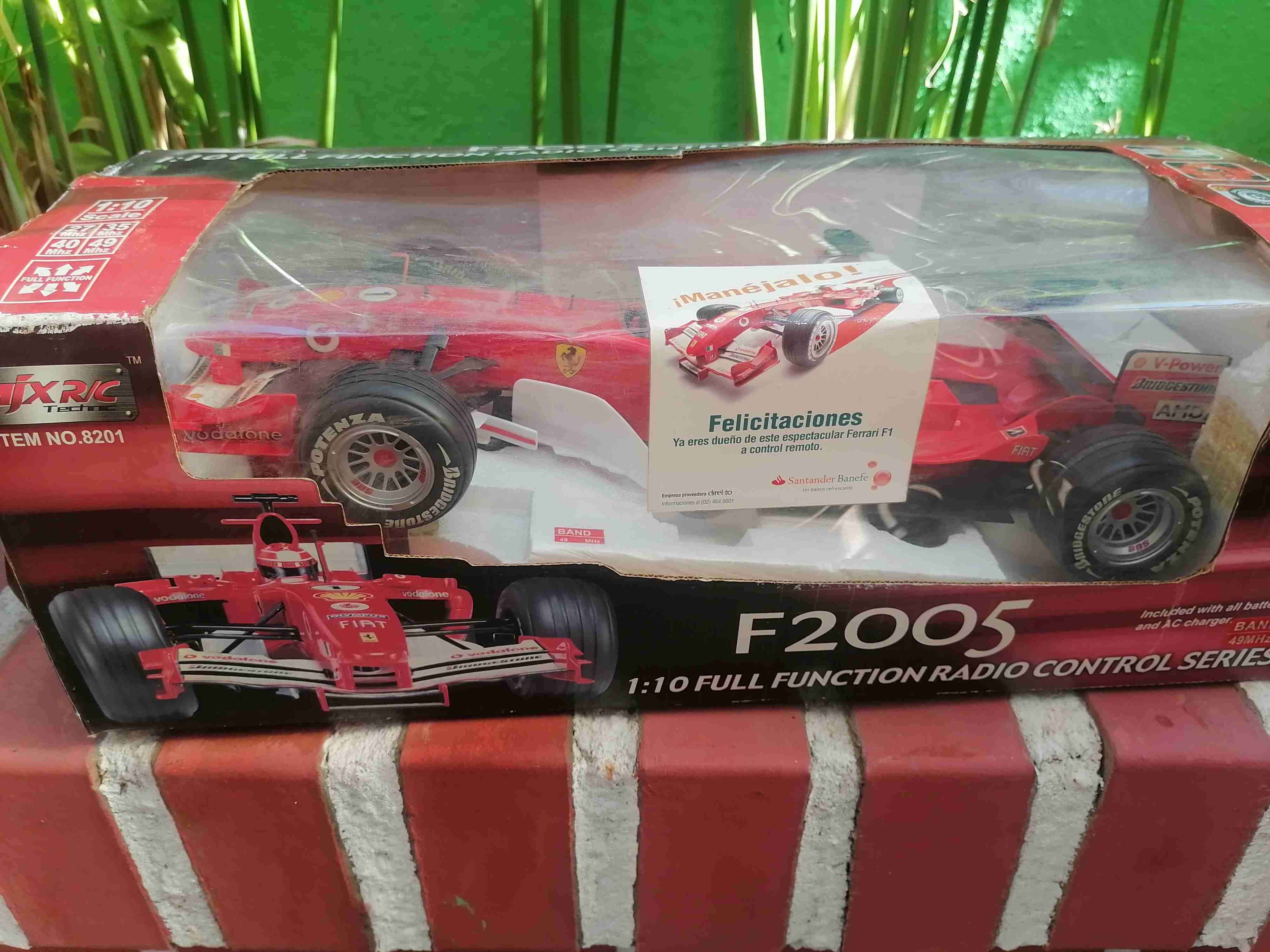 Auto a control remoto F2005 - miniatura 2
