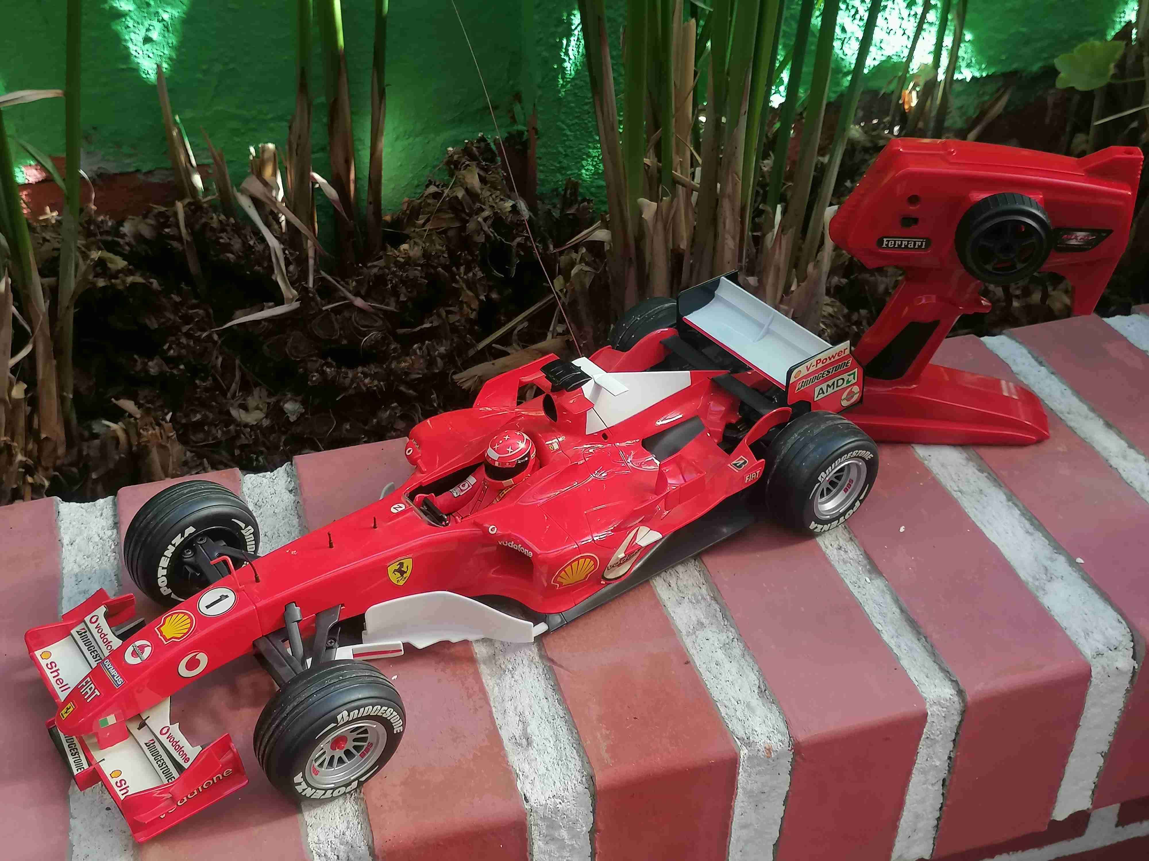 Auto a control remoto F2005 - miniatura 6