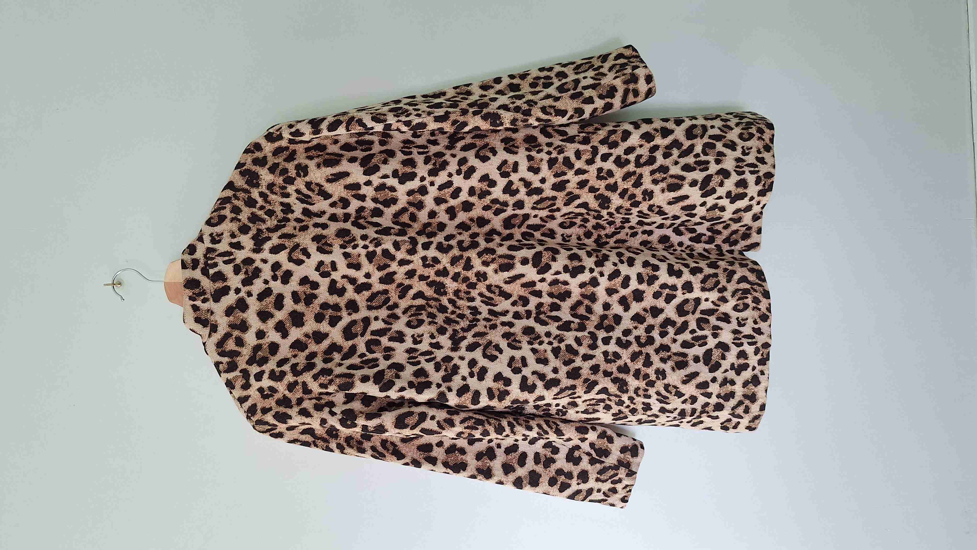 Abrigo h&m animal print talla 42 - miniatura 2