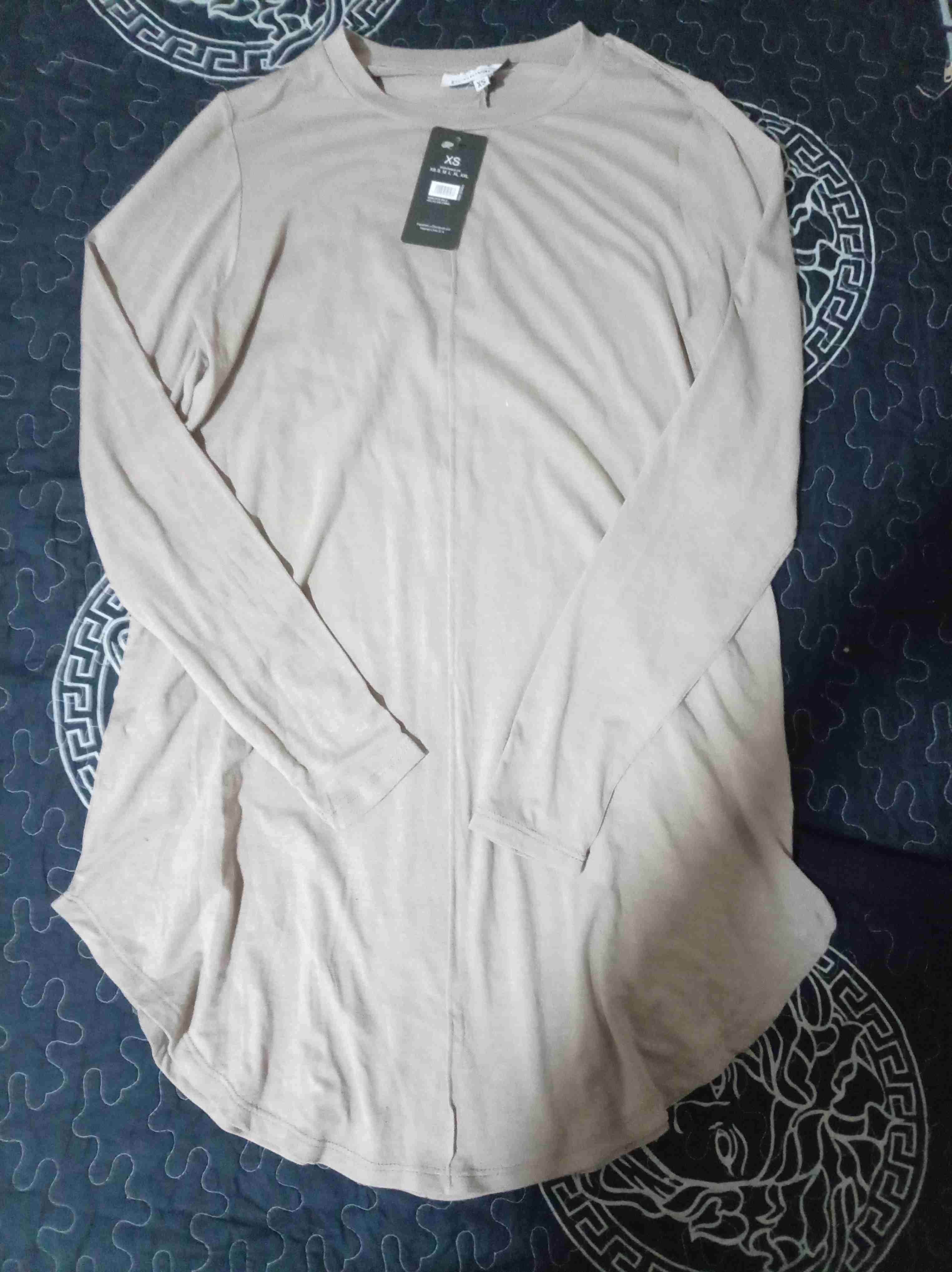 Polera larga beige nueva - miniatura 1
