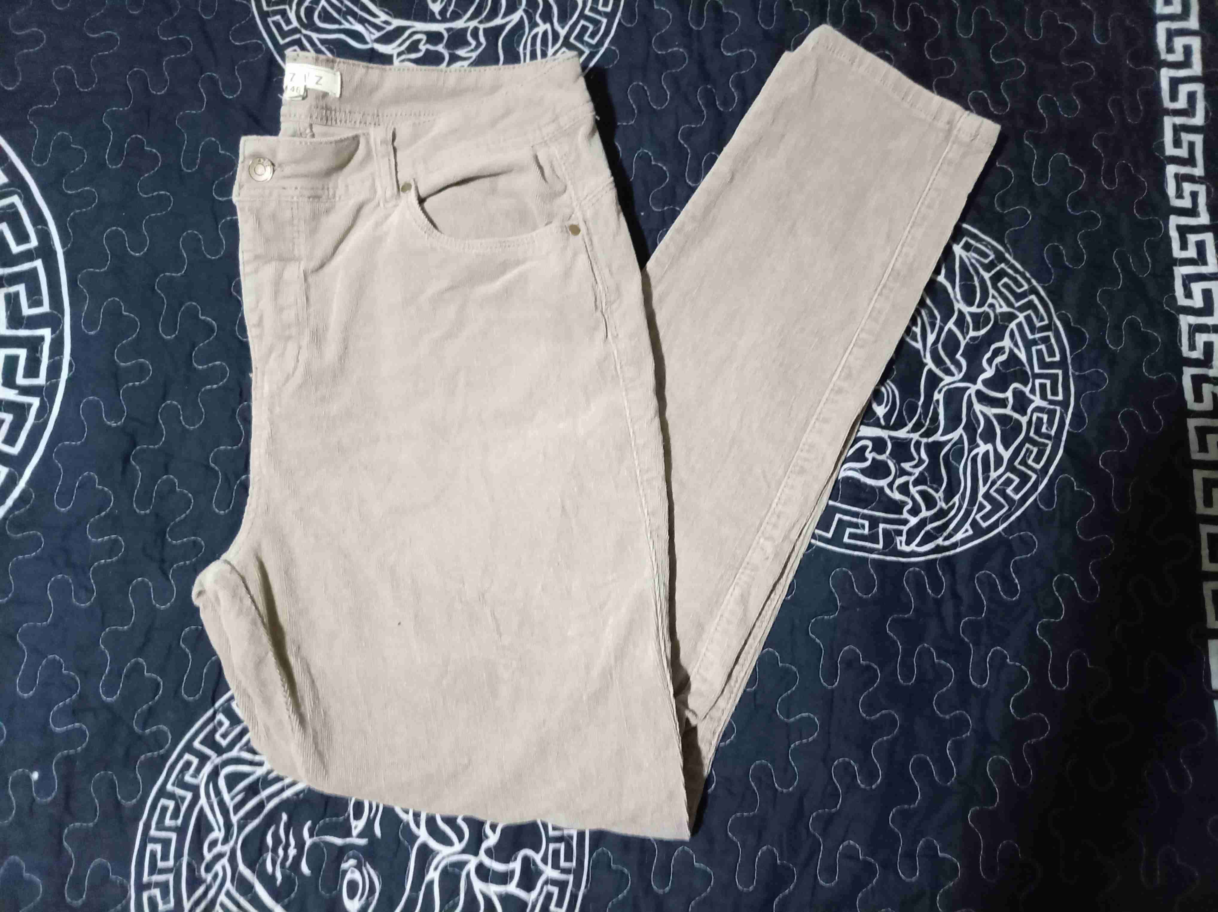 Pantalones de mezclilla beige - miniatura 1