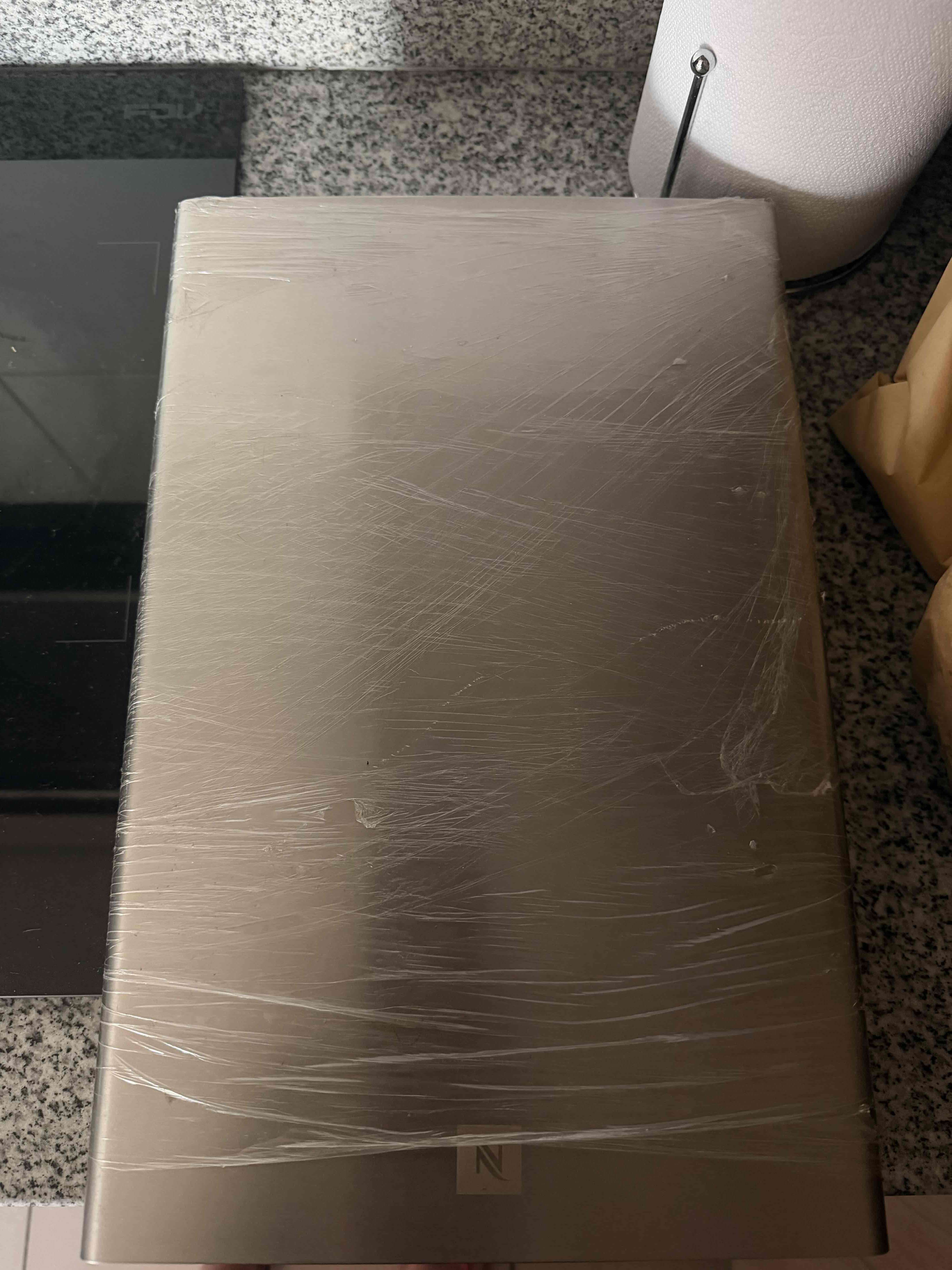 Máquina de café Nespresso negra - miniatura 5