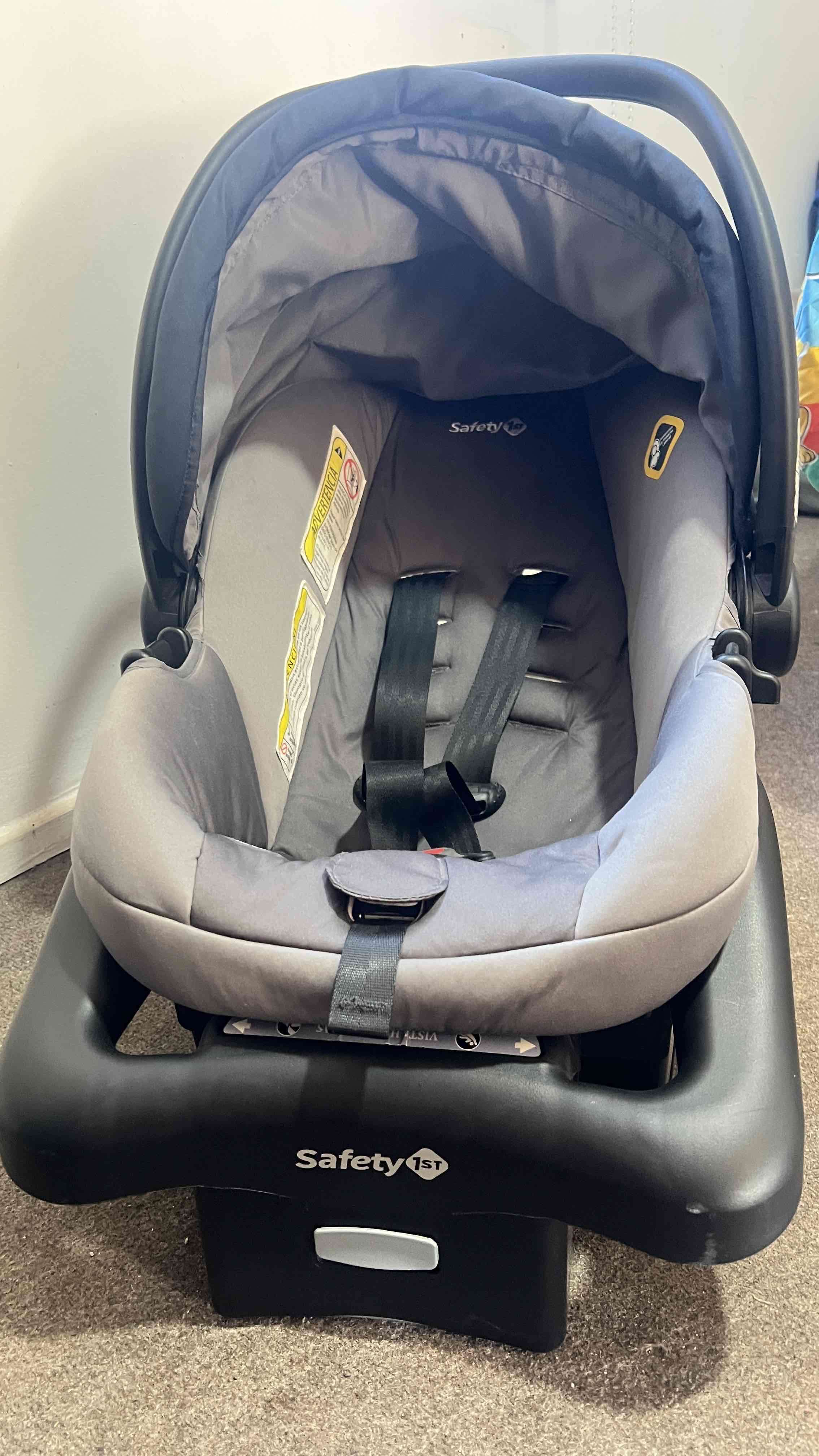 Coche de bebé plegable gris - miniatura 2