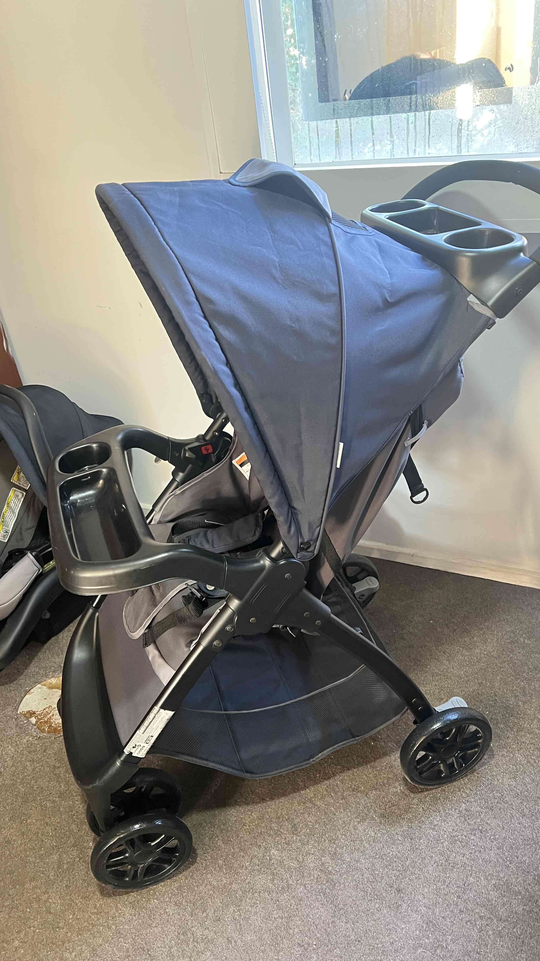 Coche de bebé plegable gris - miniatura 6