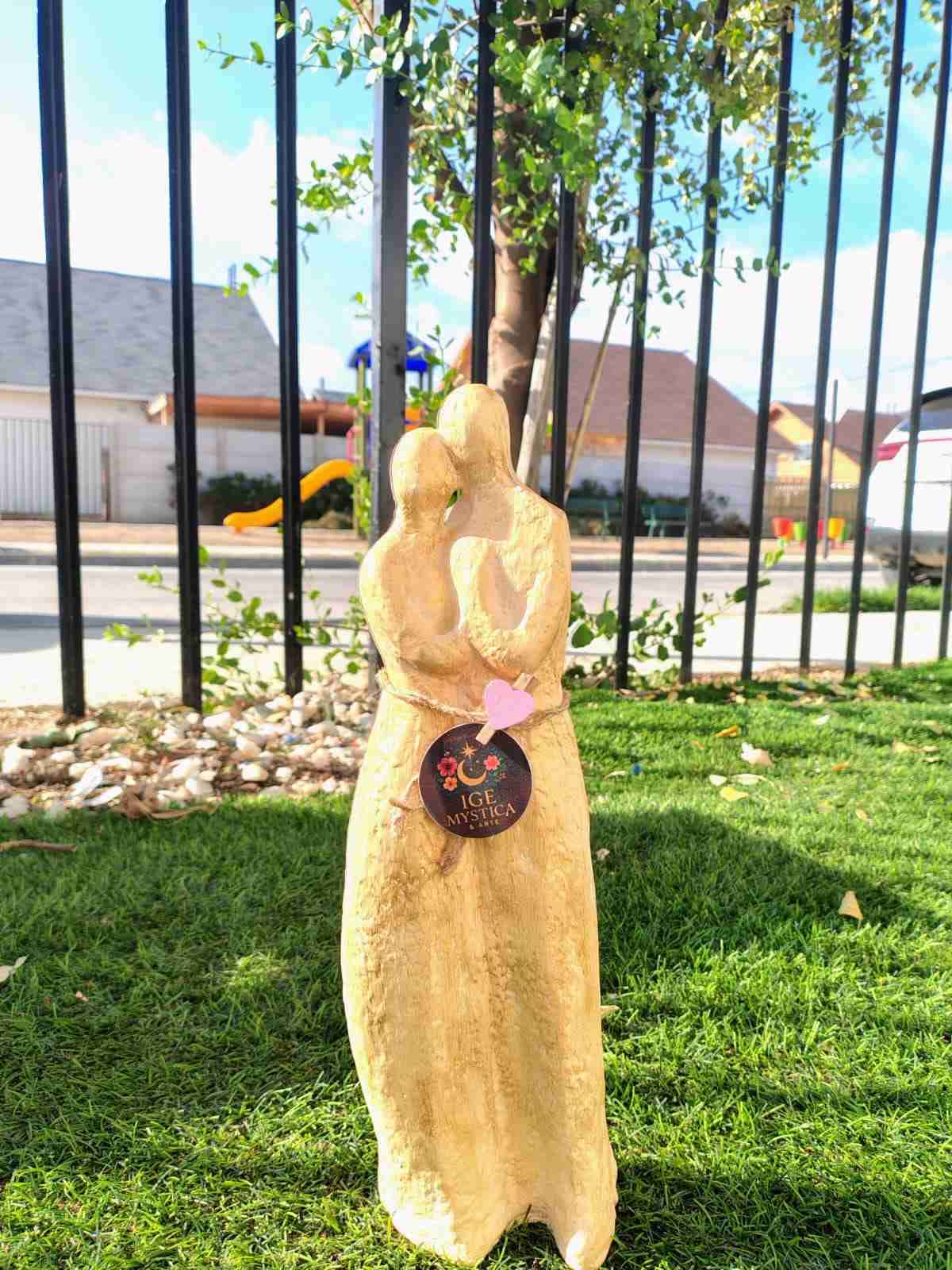 Escultura pareja ENAMORADOS ✨🩷 - miniatura 3