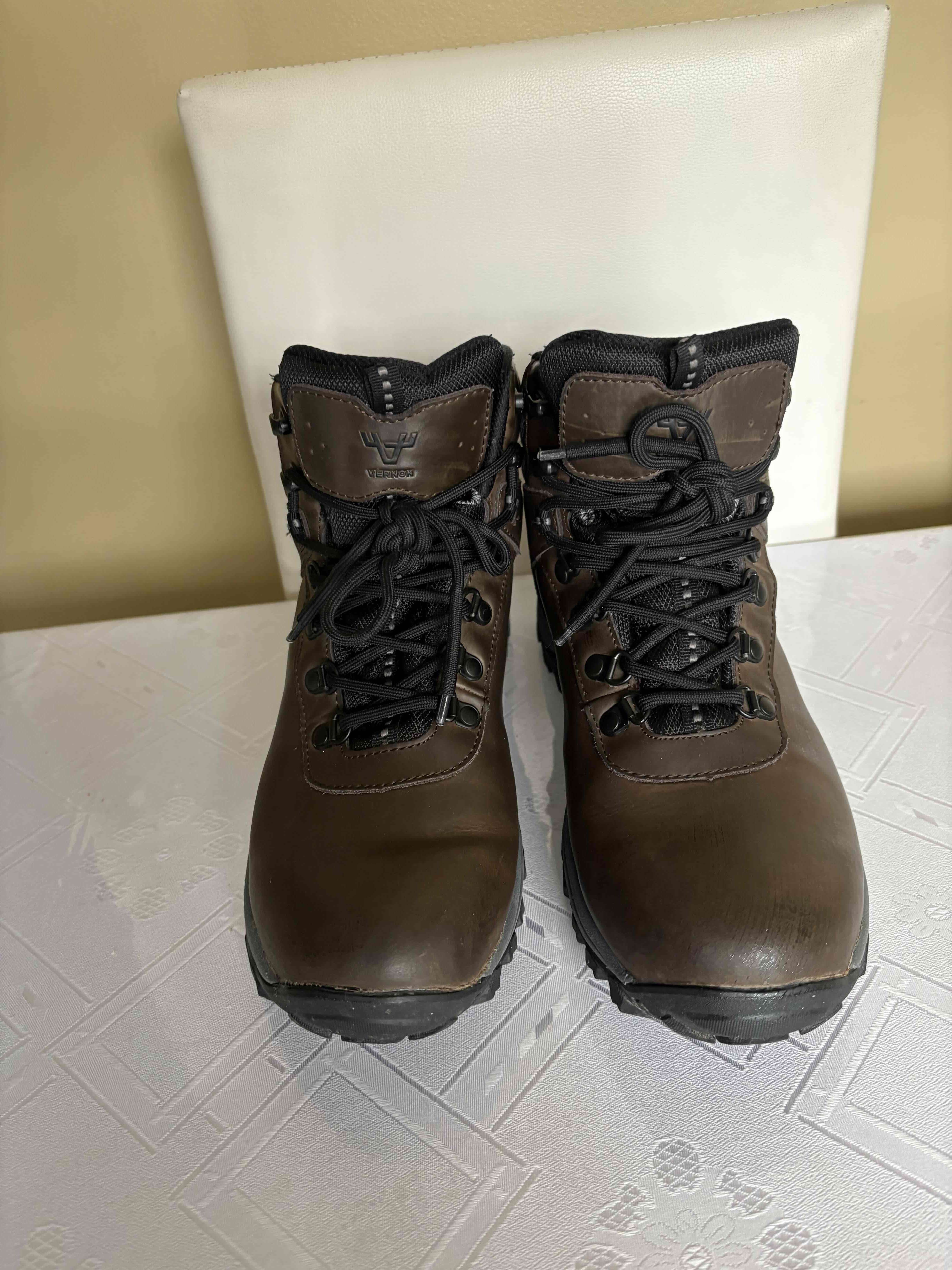 Botas de trekking marrones - miniatura 1