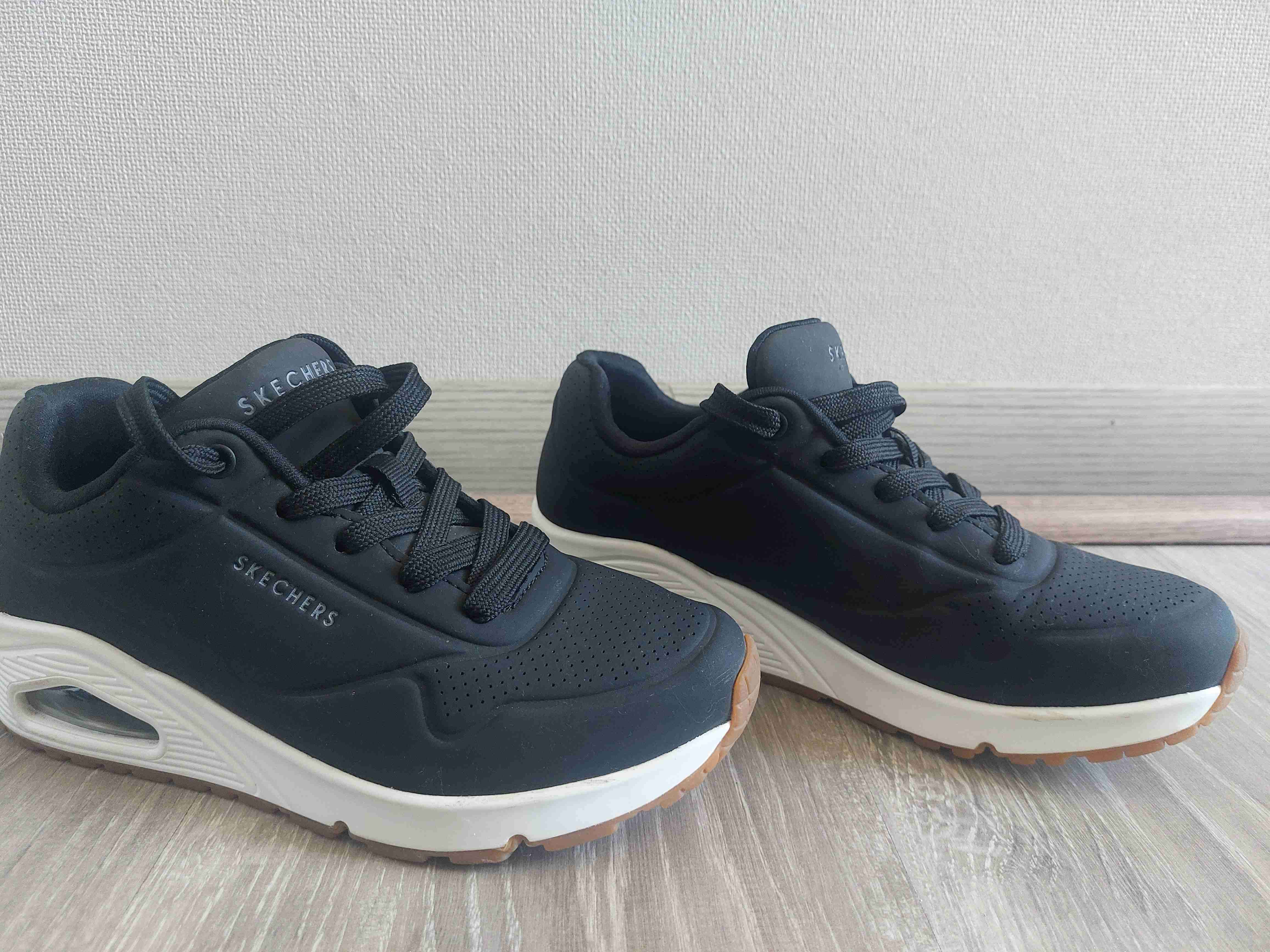 Zapatillas negras Skechers - miniatura 1