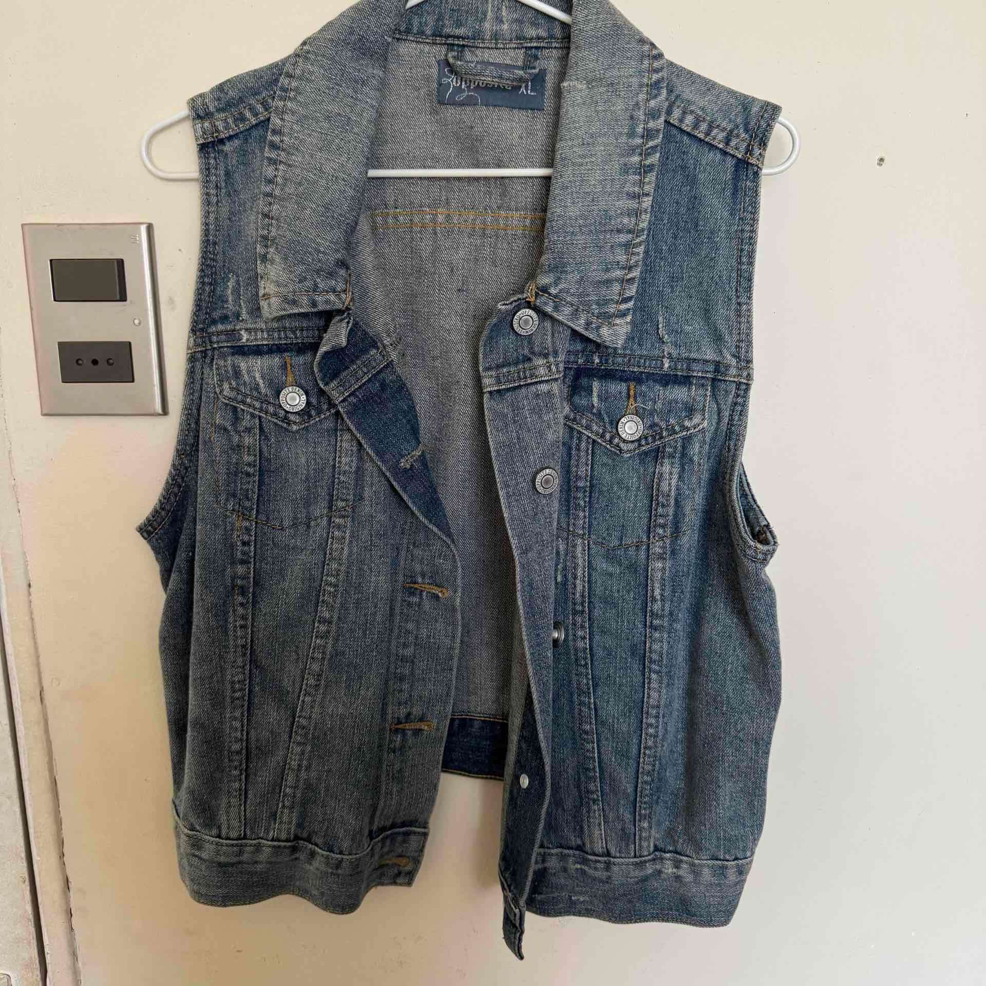 Chaleco de mezclilla sin mangas - miniatura 1