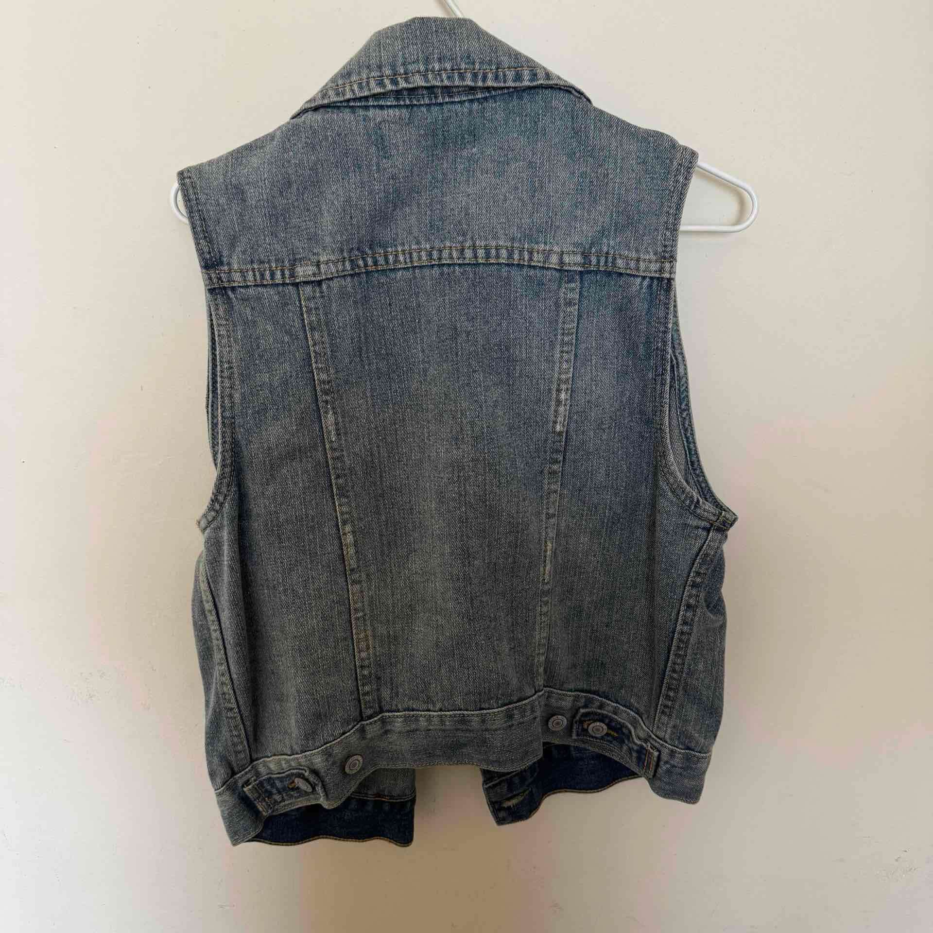 Chaleco de mezclilla sin mangas - miniatura 2