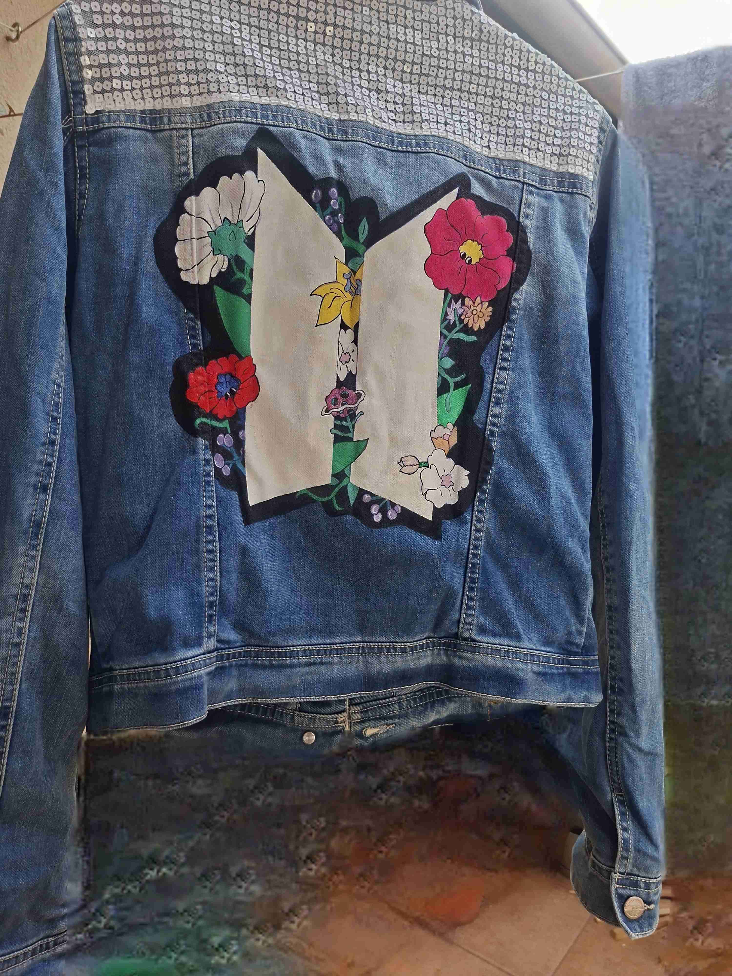Chaqueta denim con diseño floral - miniatura 4