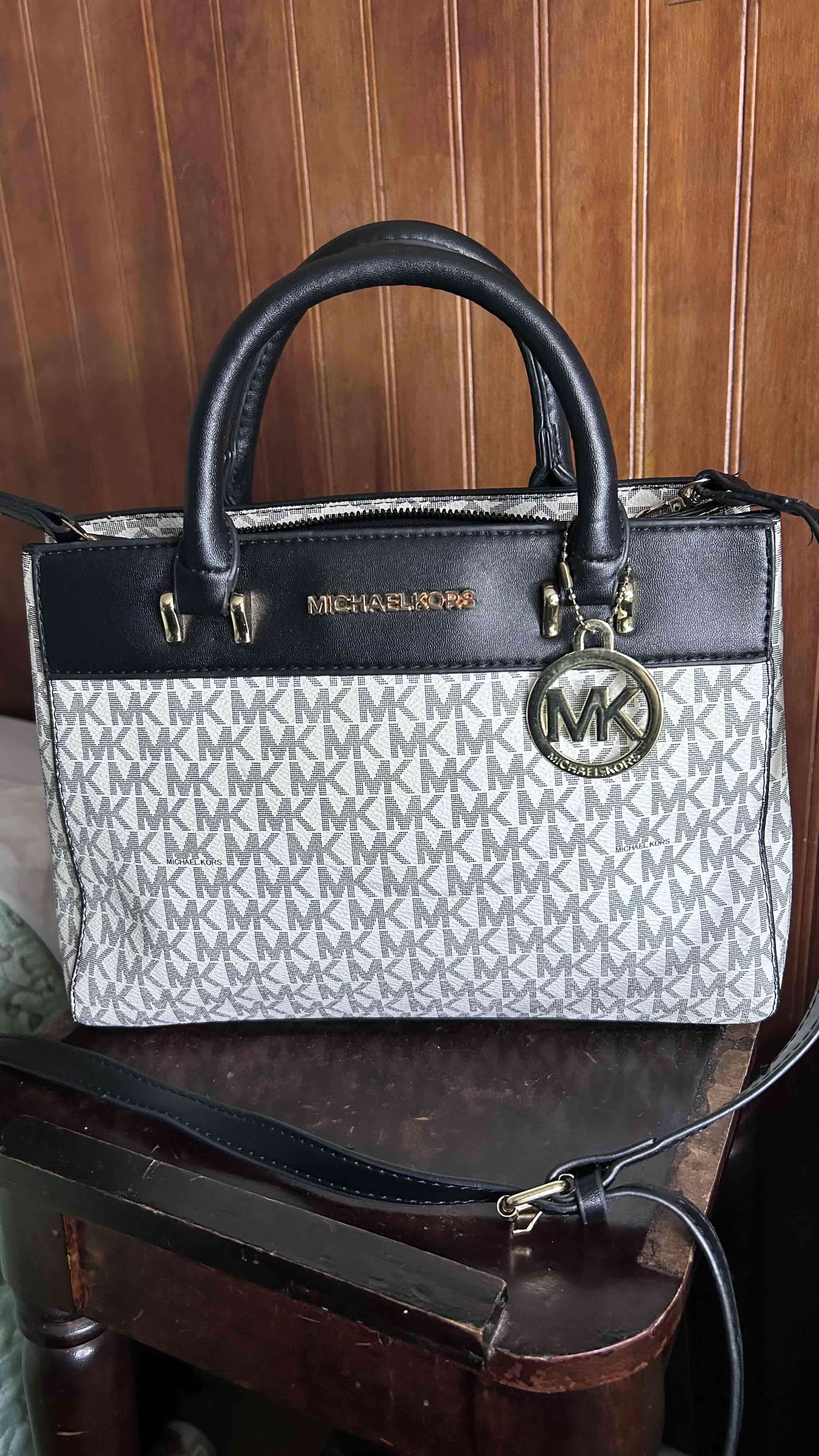 Bolso Michael Kors diseño logo - miniatura 1