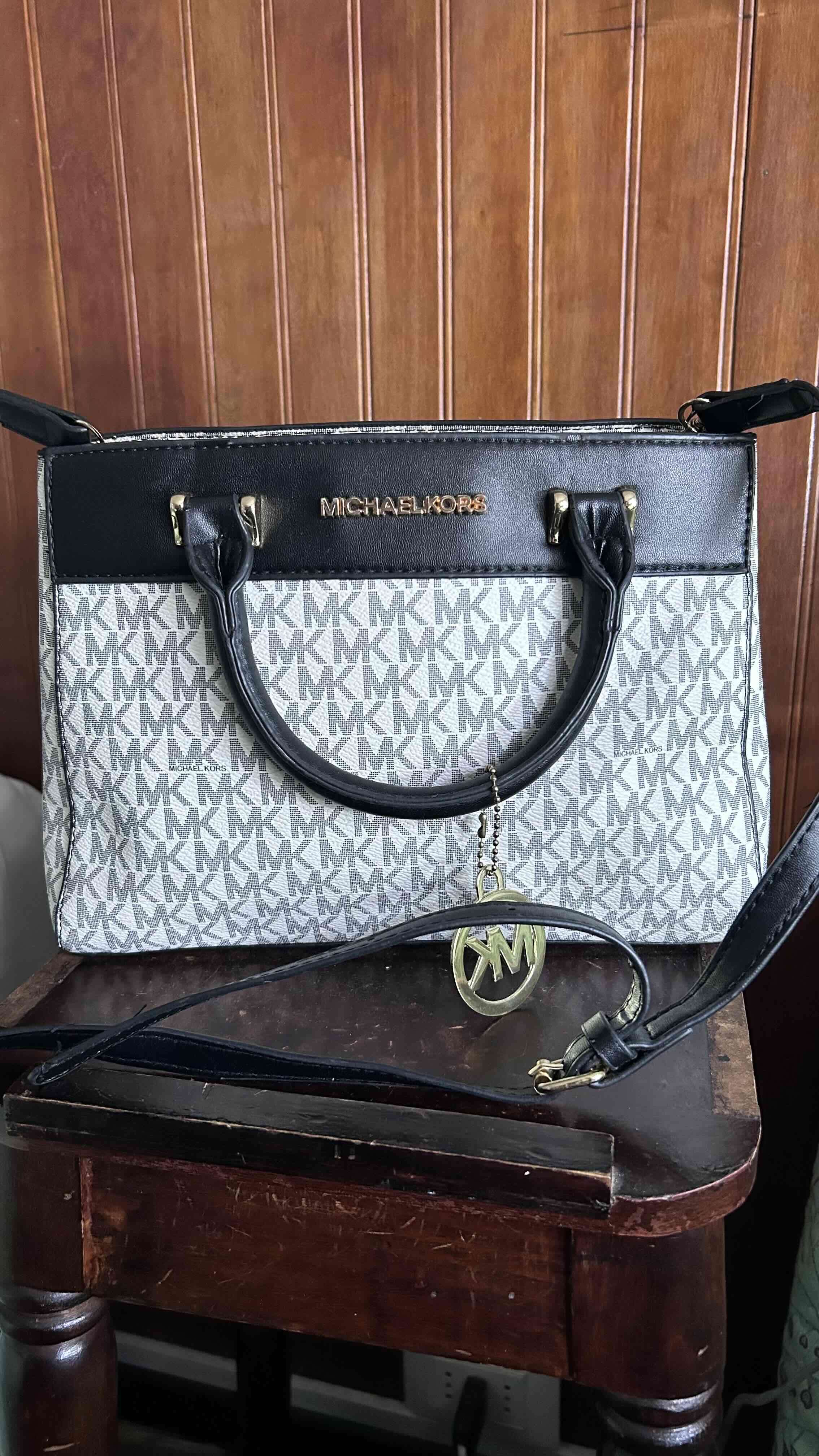 Bolso Michael Kors diseño logo - miniatura 2
