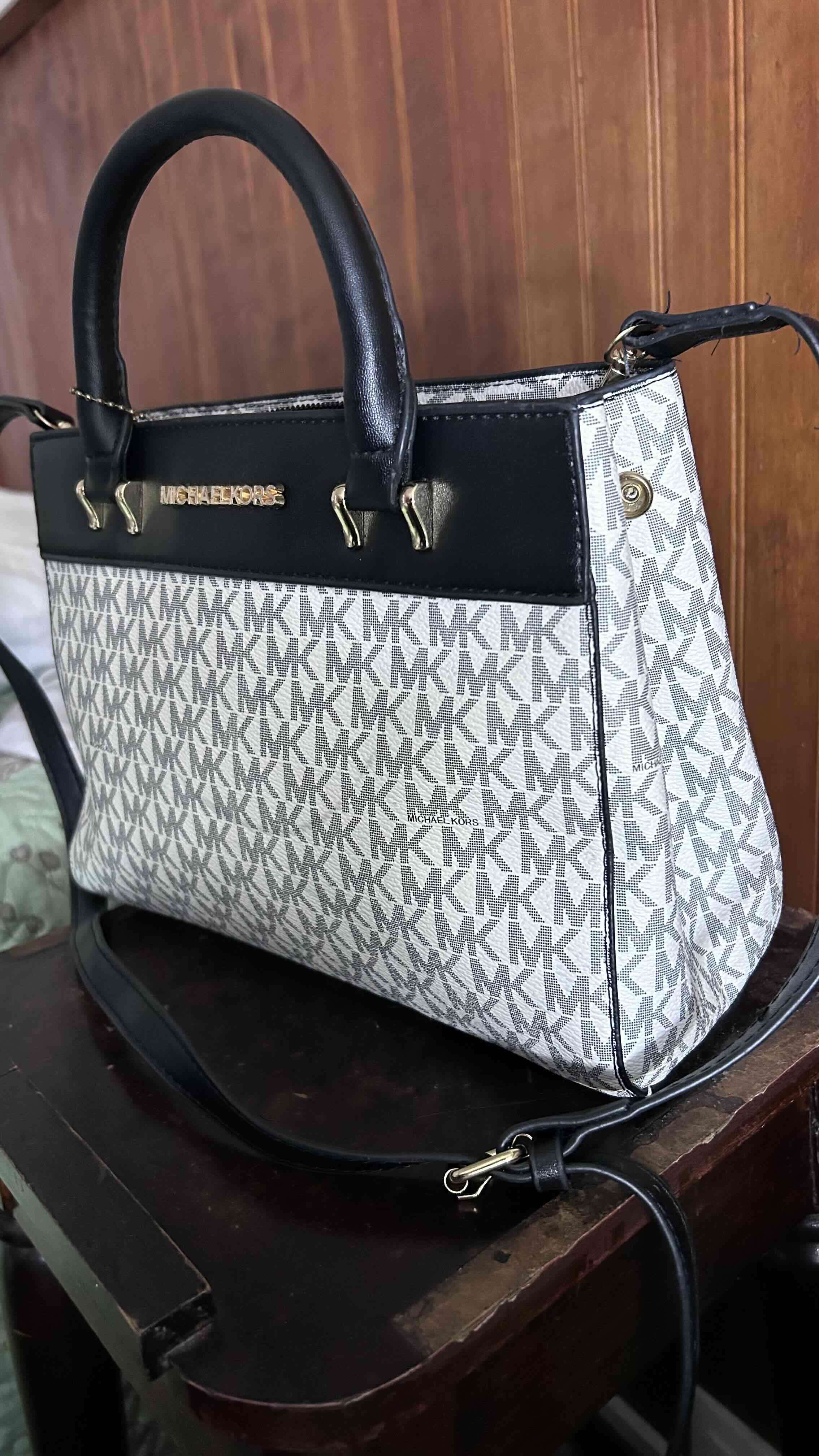 Bolso Michael Kors diseño logo - miniatura 5