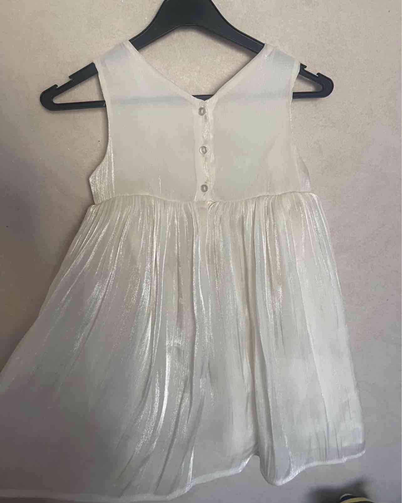 Vestido blanco con lazo negro - miniatura 4