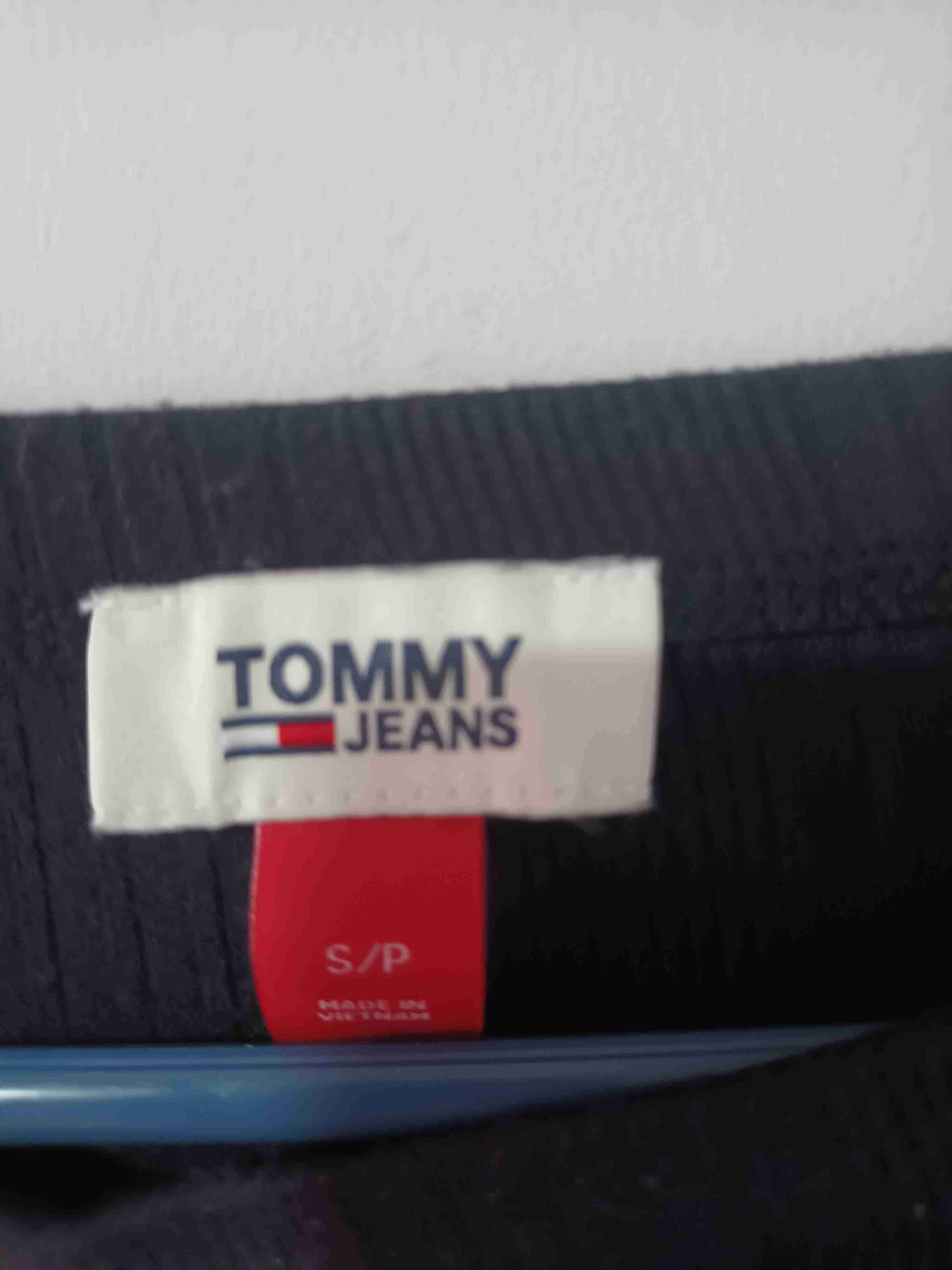 Falda Tommy con borde rojo - miniatura 3