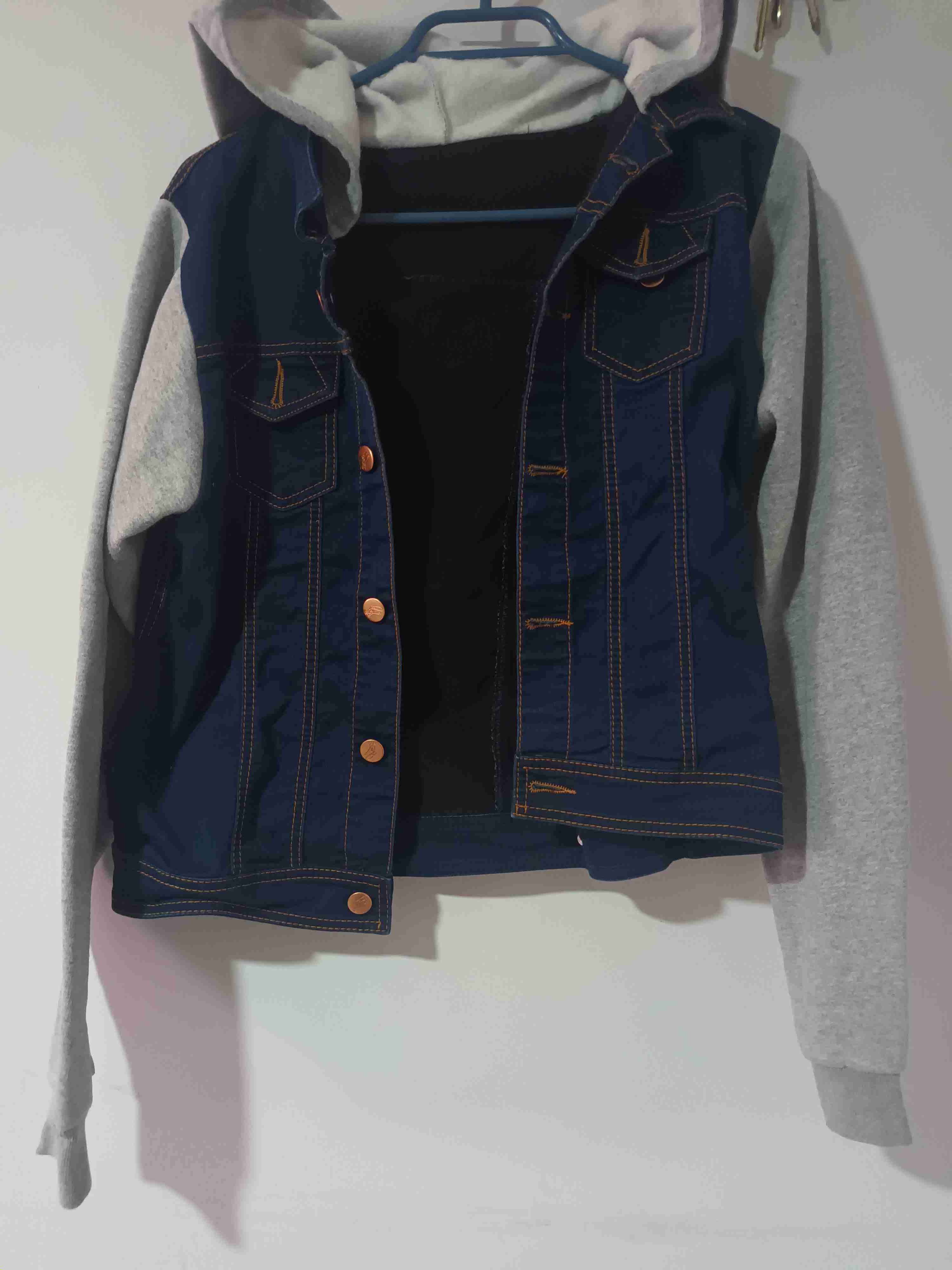 Chaqueta con capucha gris y azul - miniatura 2