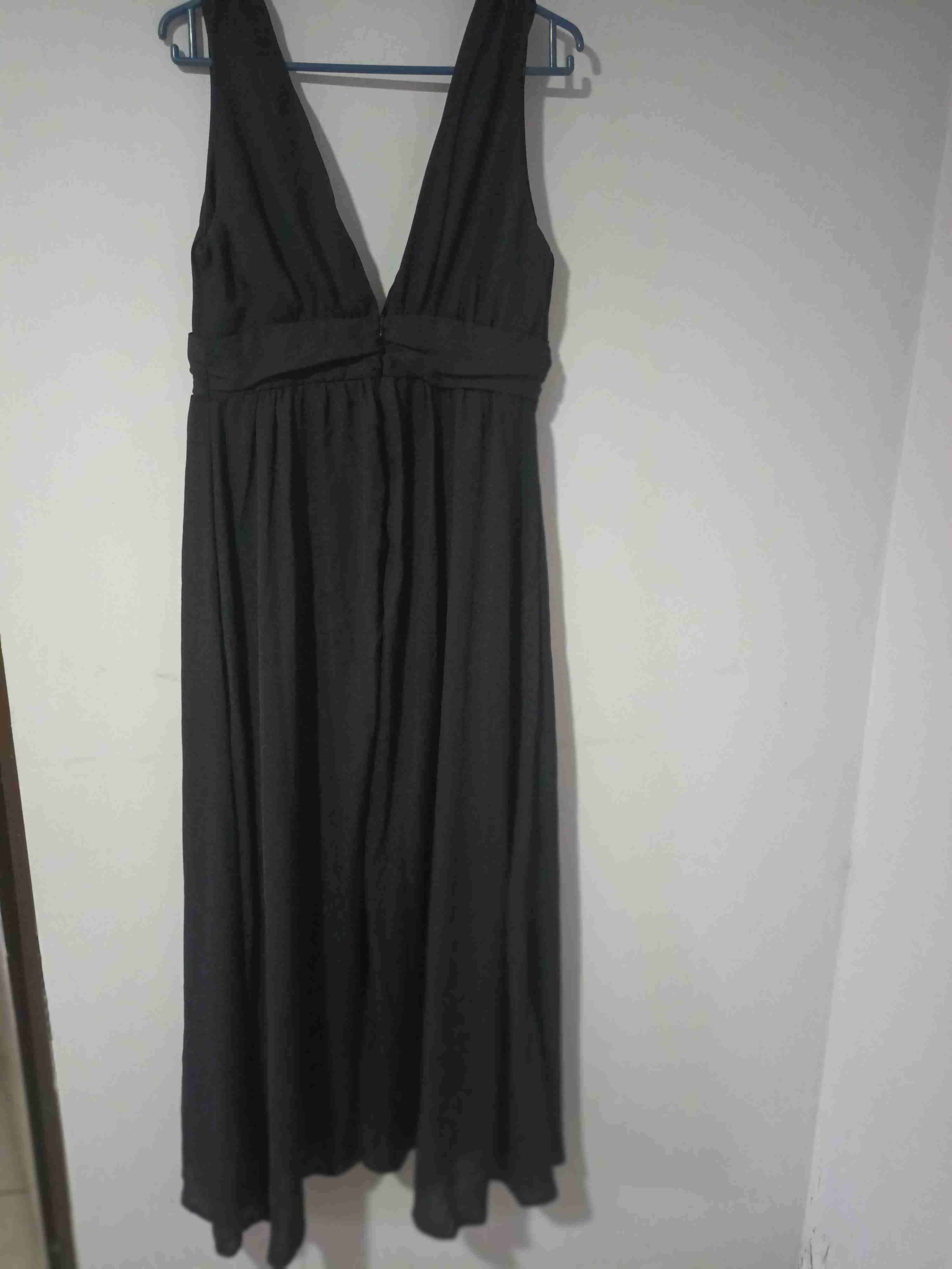 Vestido negro elegante - miniatura 2