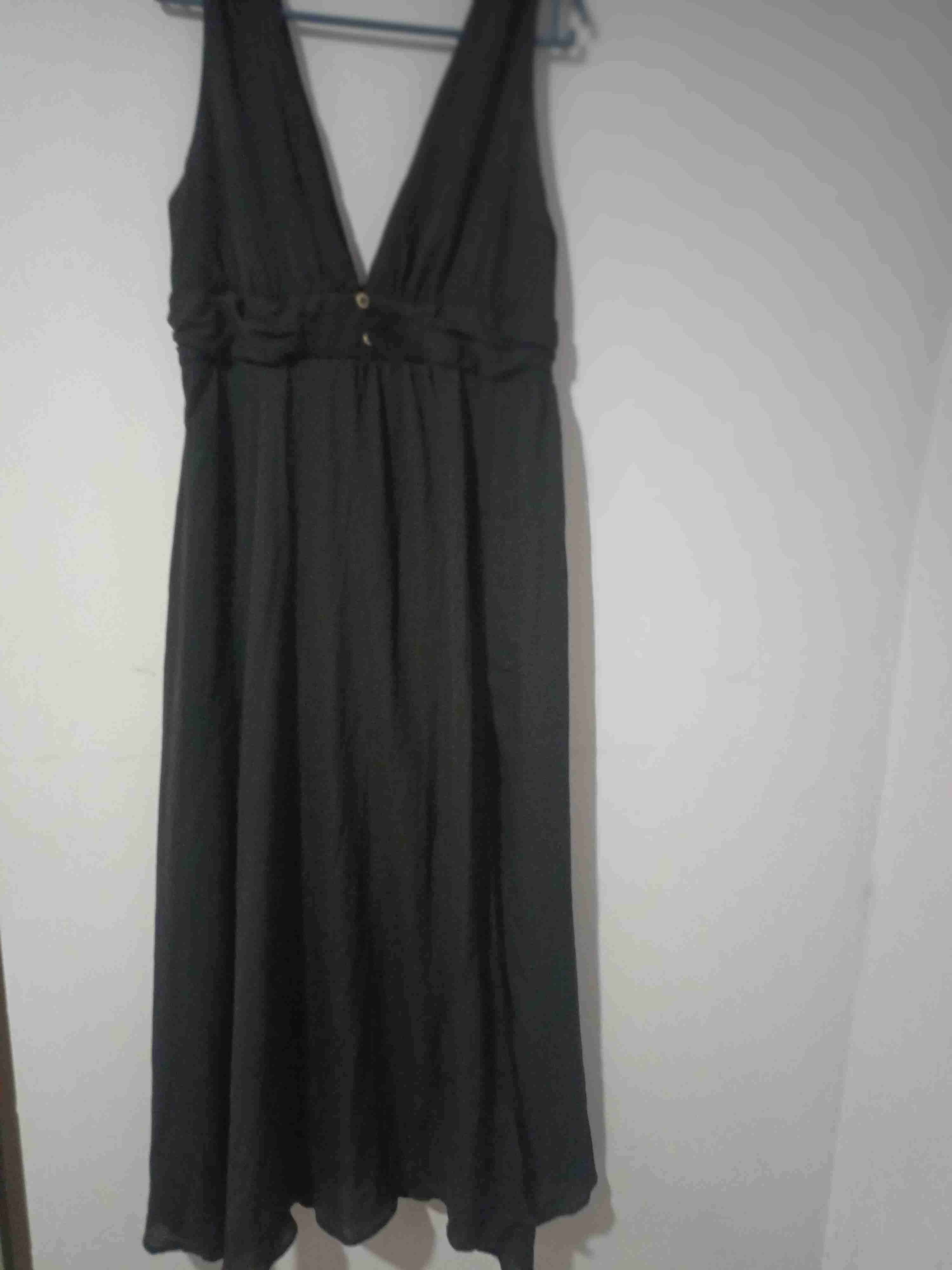 Vestido negro elegante - miniatura 3