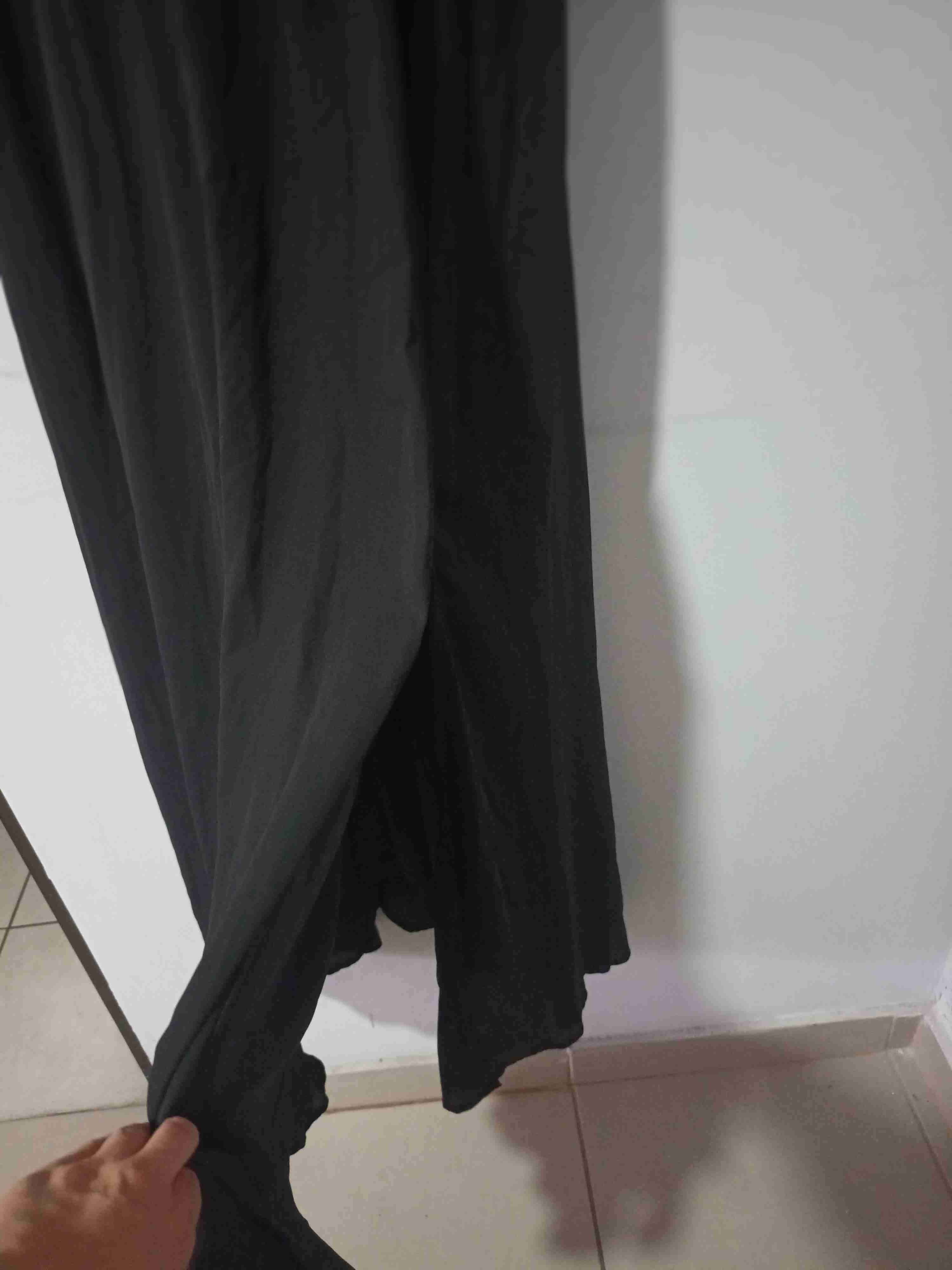 Vestido negro elegante - miniatura 4