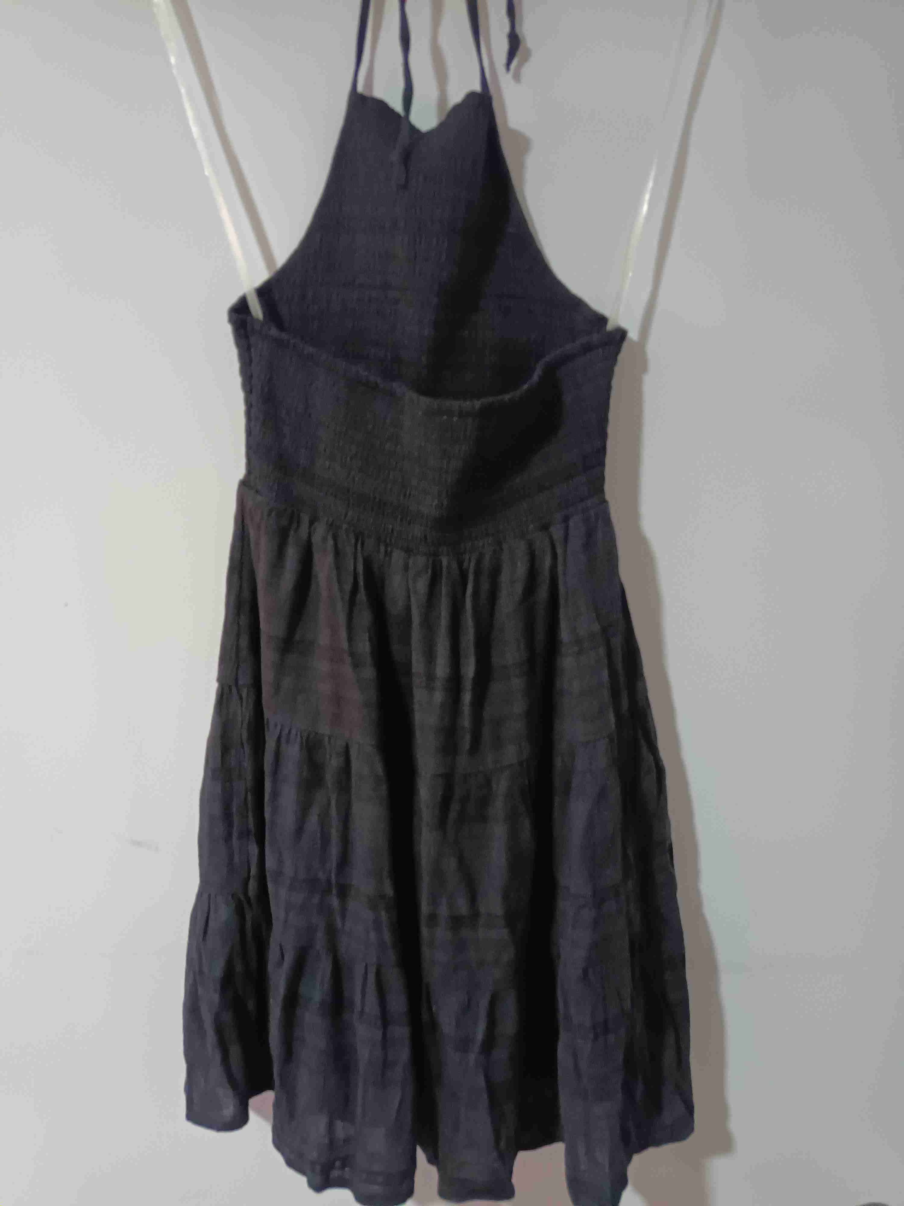 Vestido negro suelto - miniatura 2