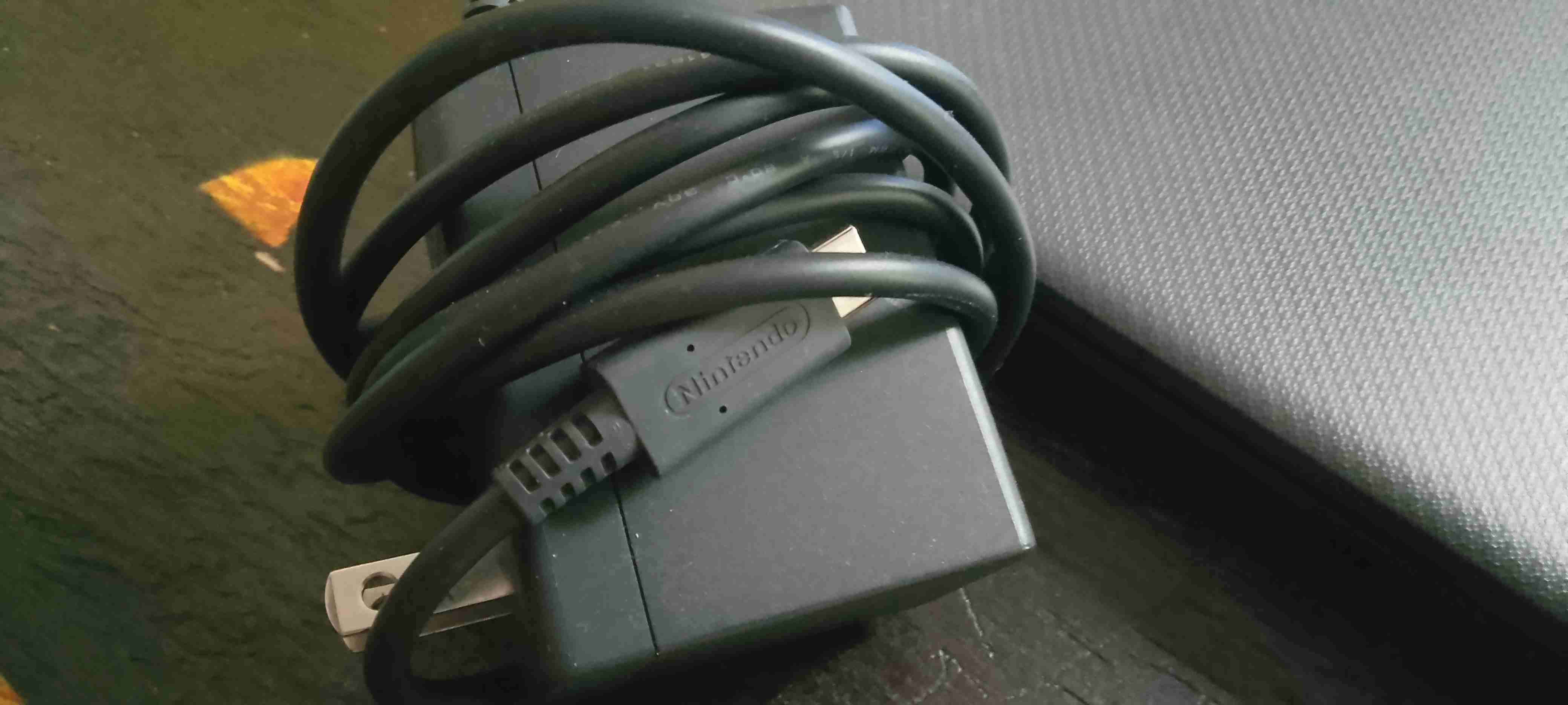 Consola Nintendo switch lite edición Pokemón - miniatura 3