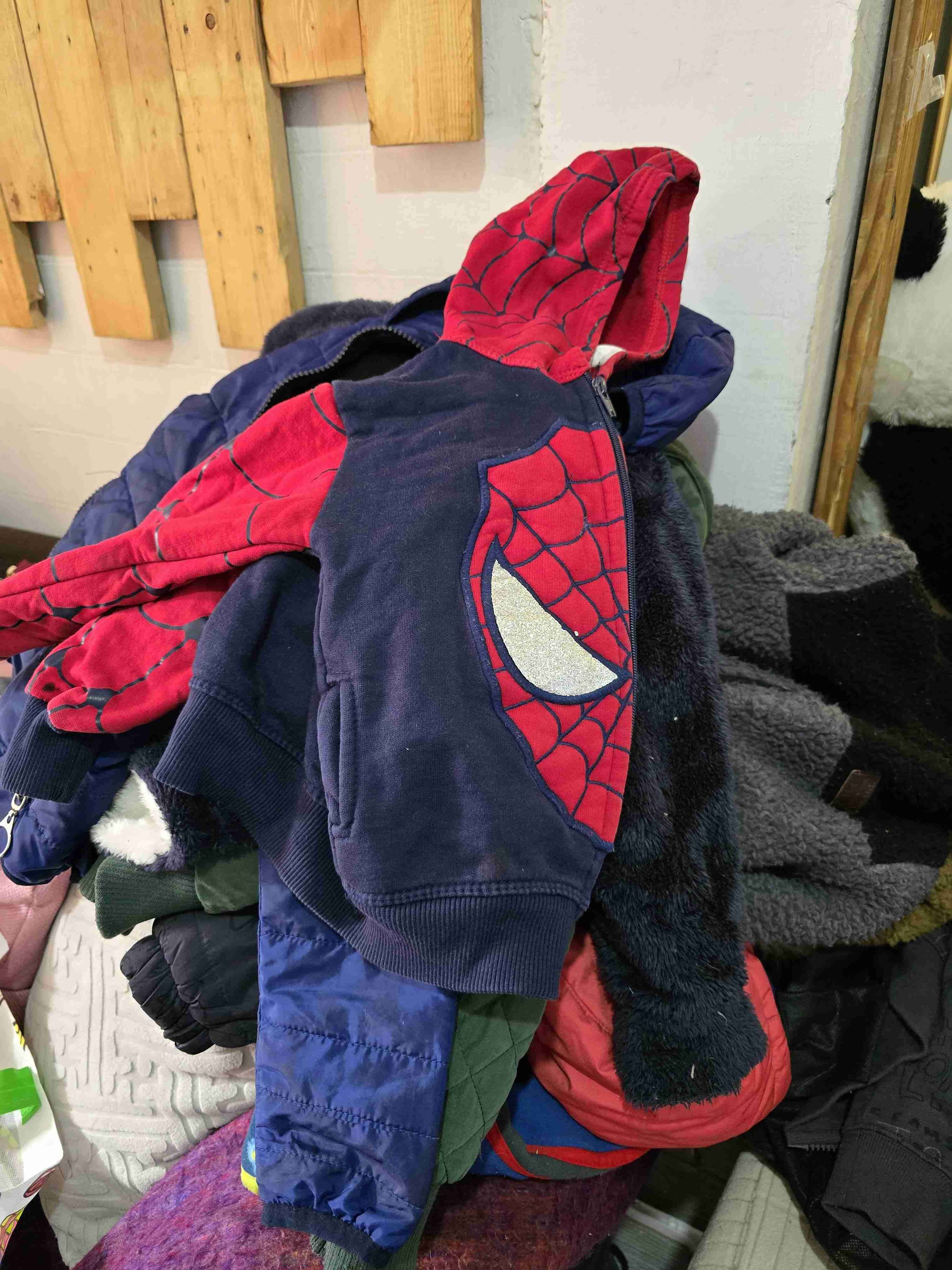 Lote abrigos niño talla 3-4 - miniatura 1