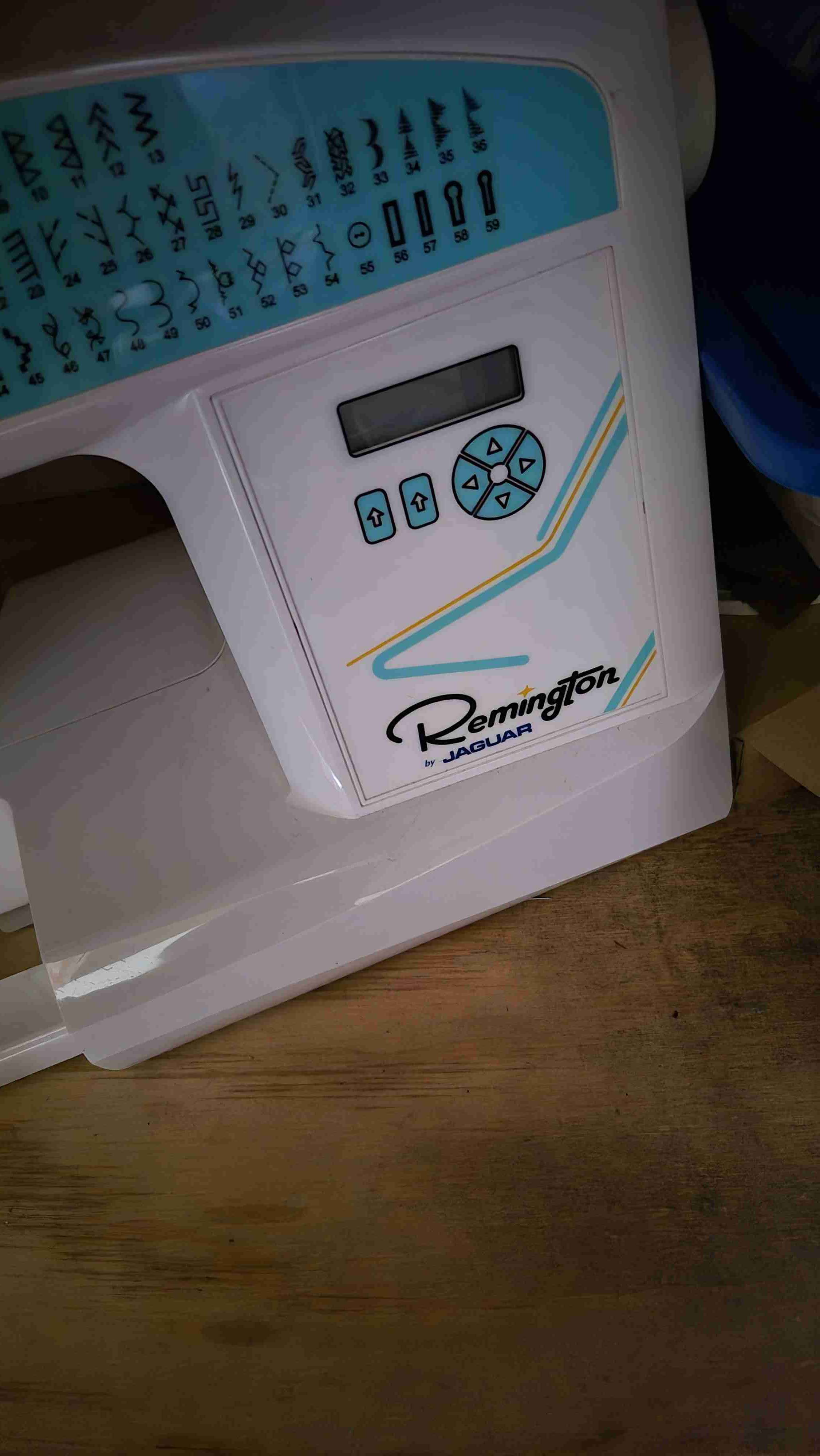 Máquina de coser Remington Jaguar - miniatura 2