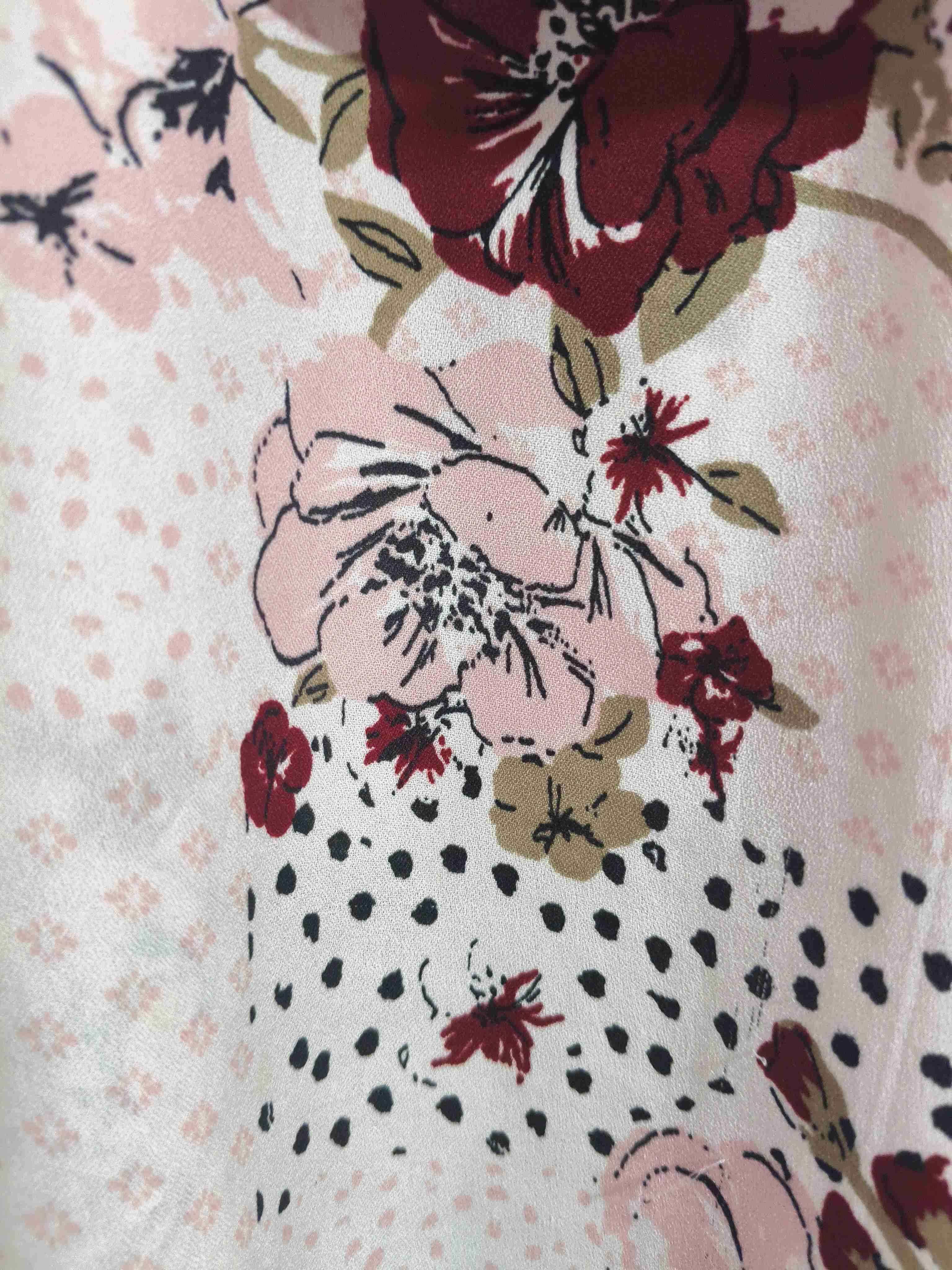 Blusa floral sin mangas - miniatura 3